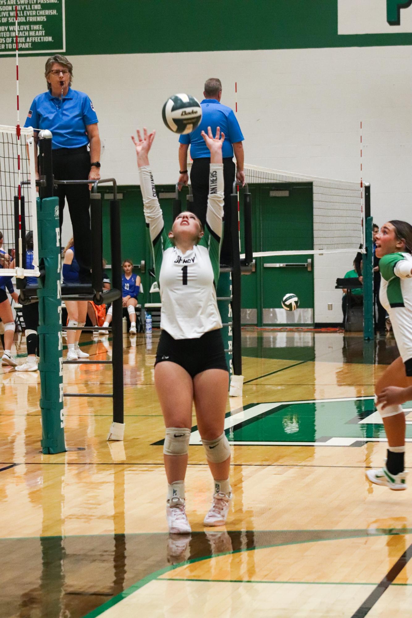 Varsity Volleyball vs. Hutchinson (Photos by Kaelyn Kissack)