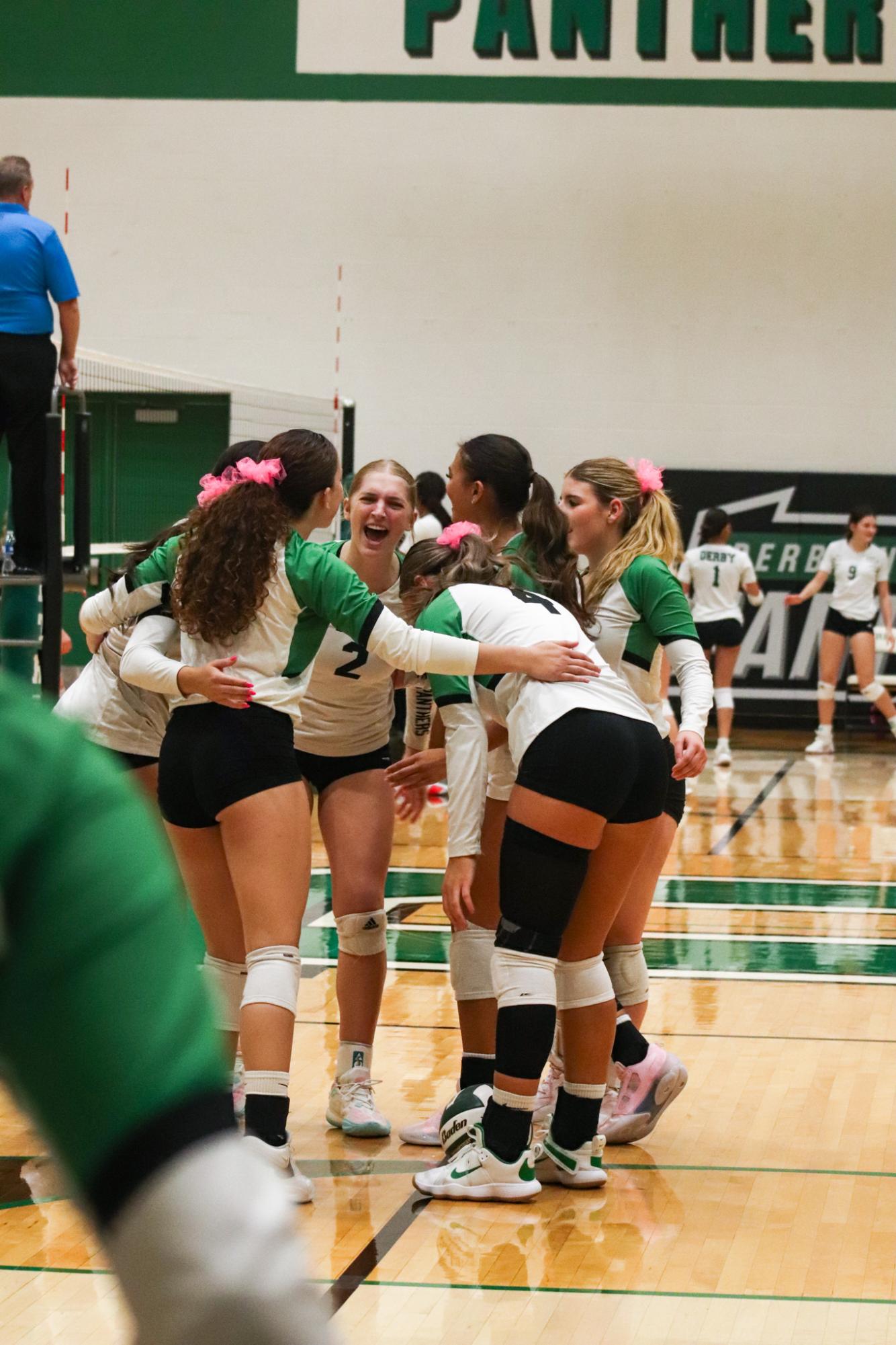 Varsity Volleyball vs. Hutchinson (Photos by Kaelyn Kissack)