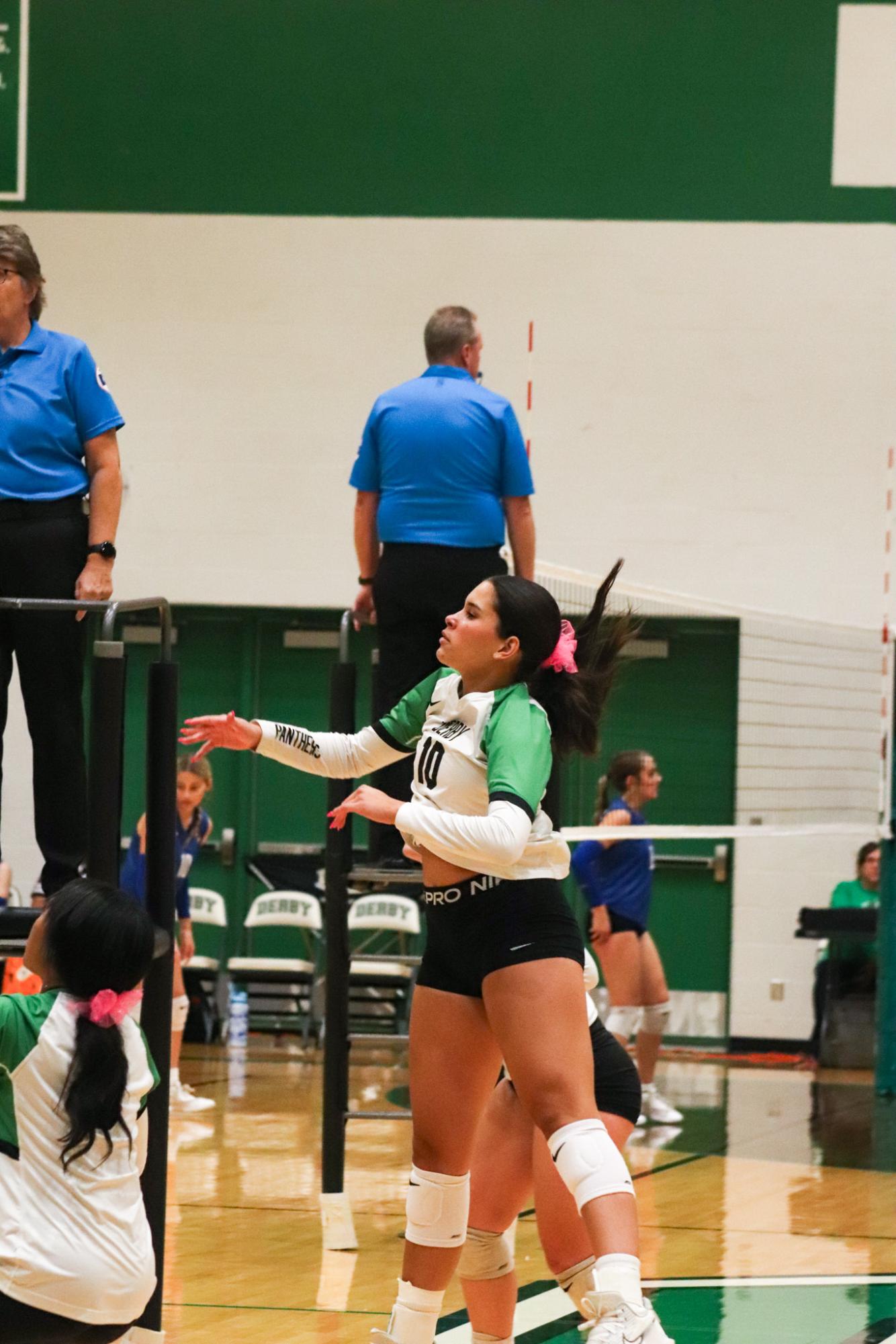 Varsity Volleyball vs. Hutchinson (Photos by Kaelyn Kissack)