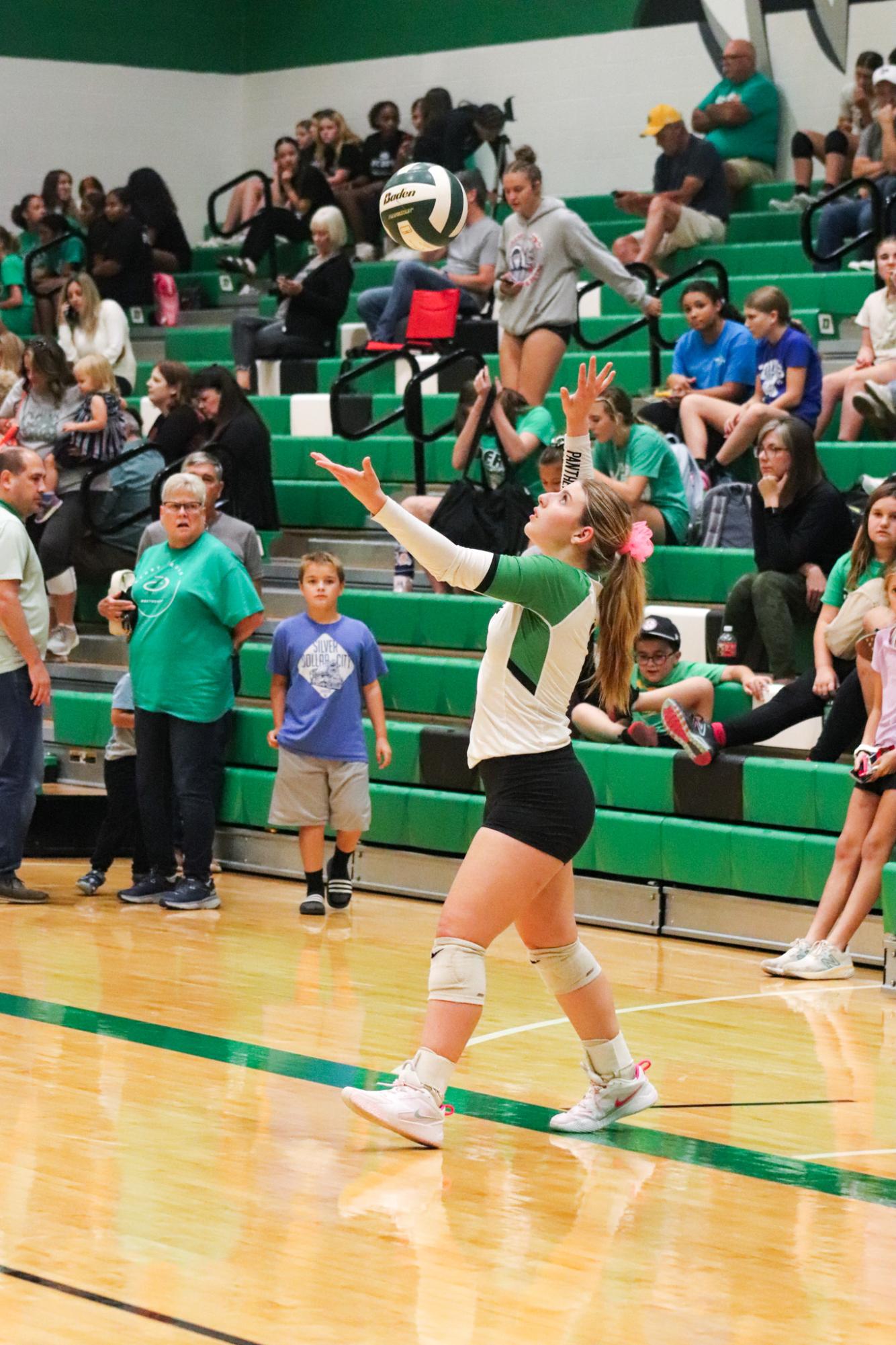 Varsity Volleyball vs. Hutchinson (Photos by Kaelyn Kissack)