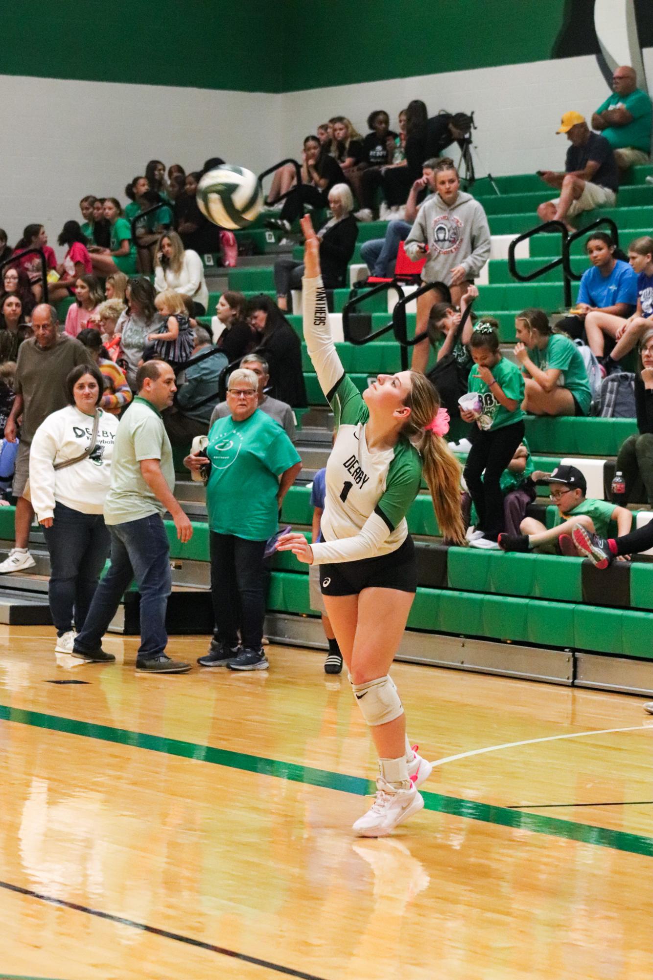 Varsity Volleyball vs. Hutchinson (Photos by Kaelyn Kissack)