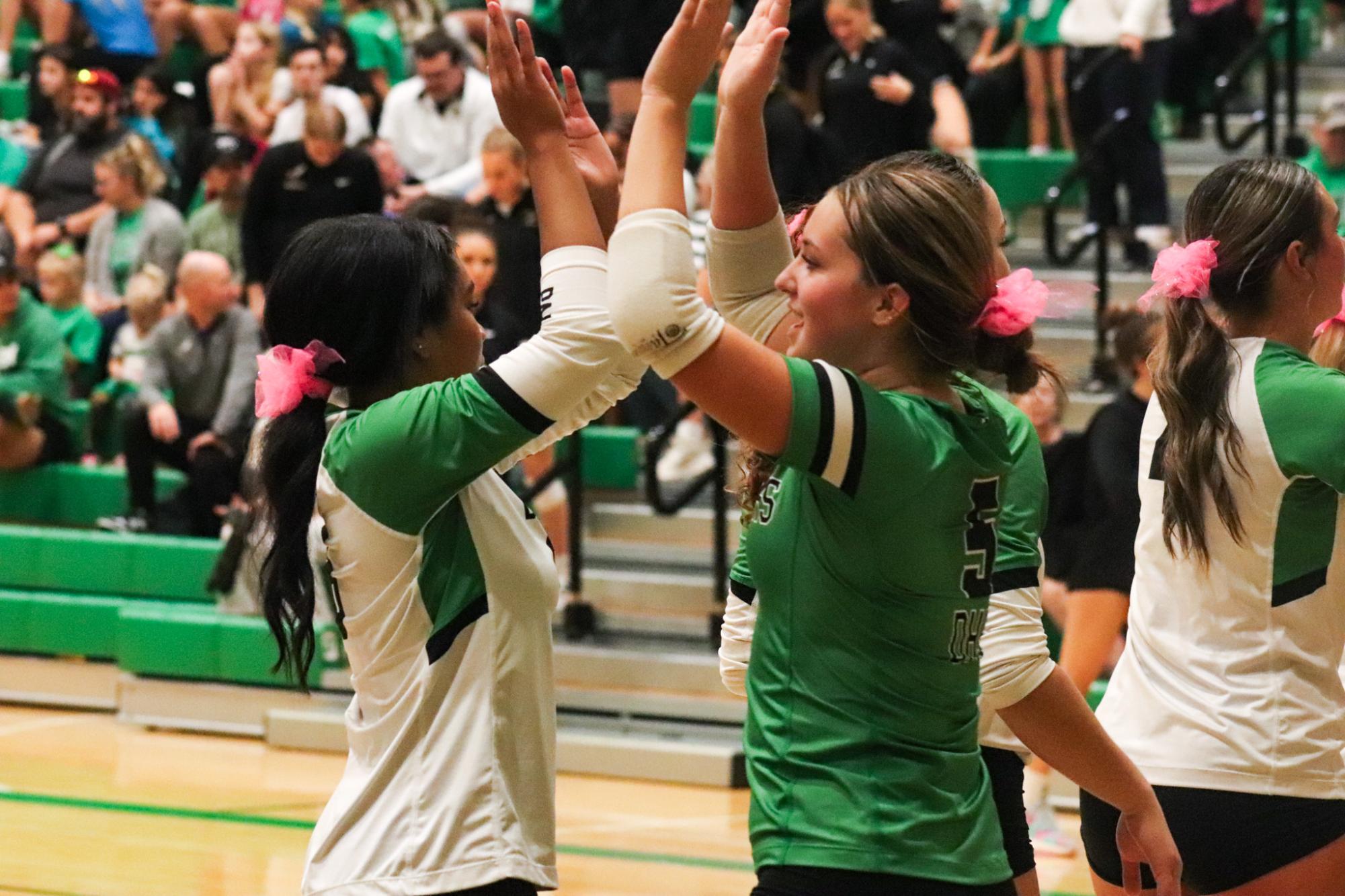 Varsity Volleyball vs. Hutchinson (Photos by Kaelyn Kissack)