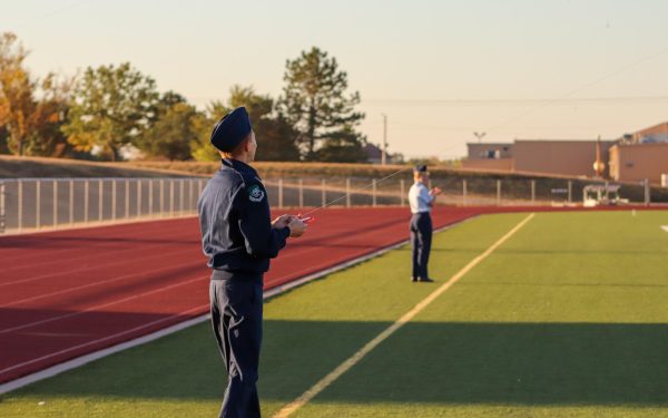 Navigation to Story: AFJROTC Kite Flying (Photos by Sophie Segelke)