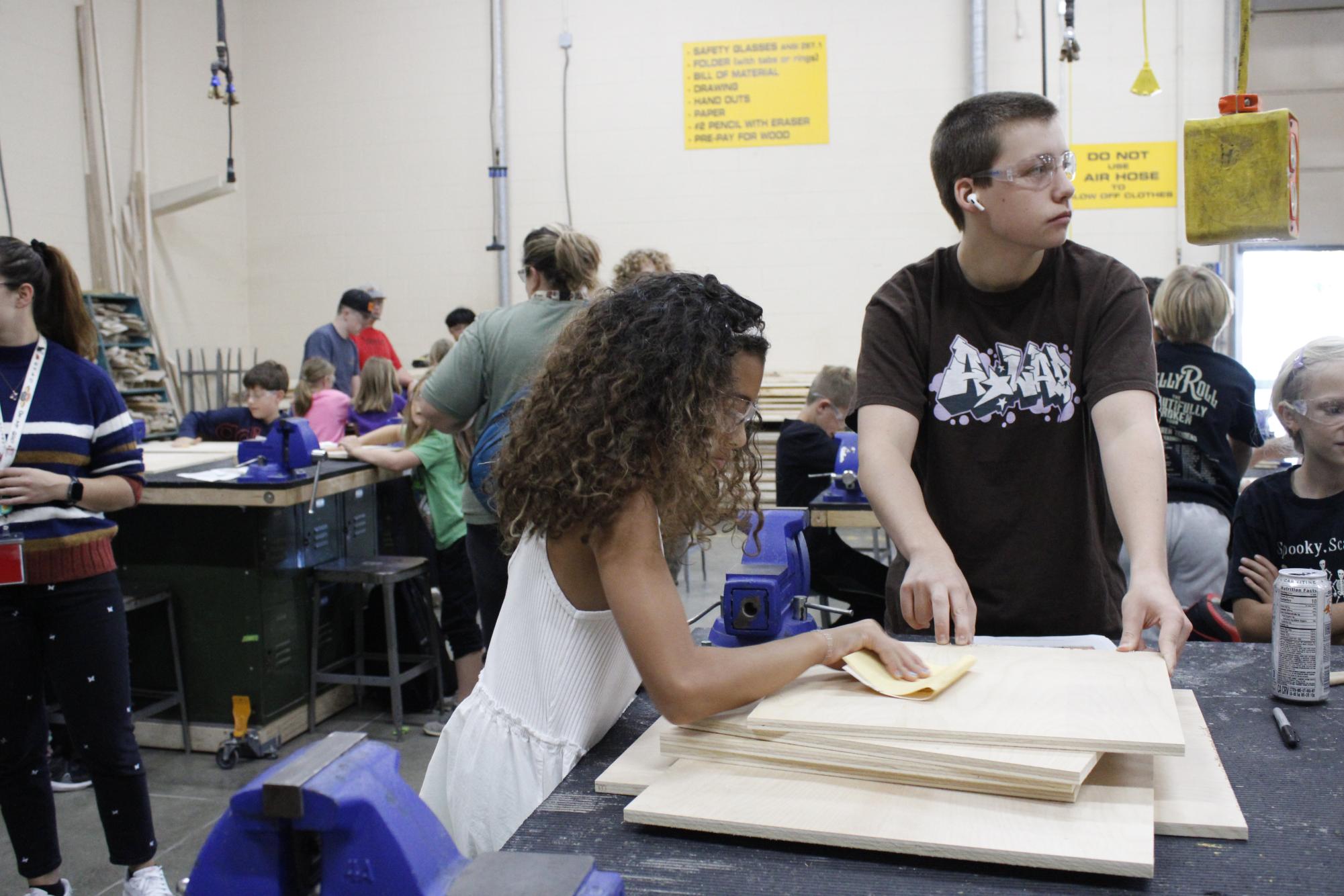 Tanglewood elementary visits DHS (Photos by Lilly Macormac)