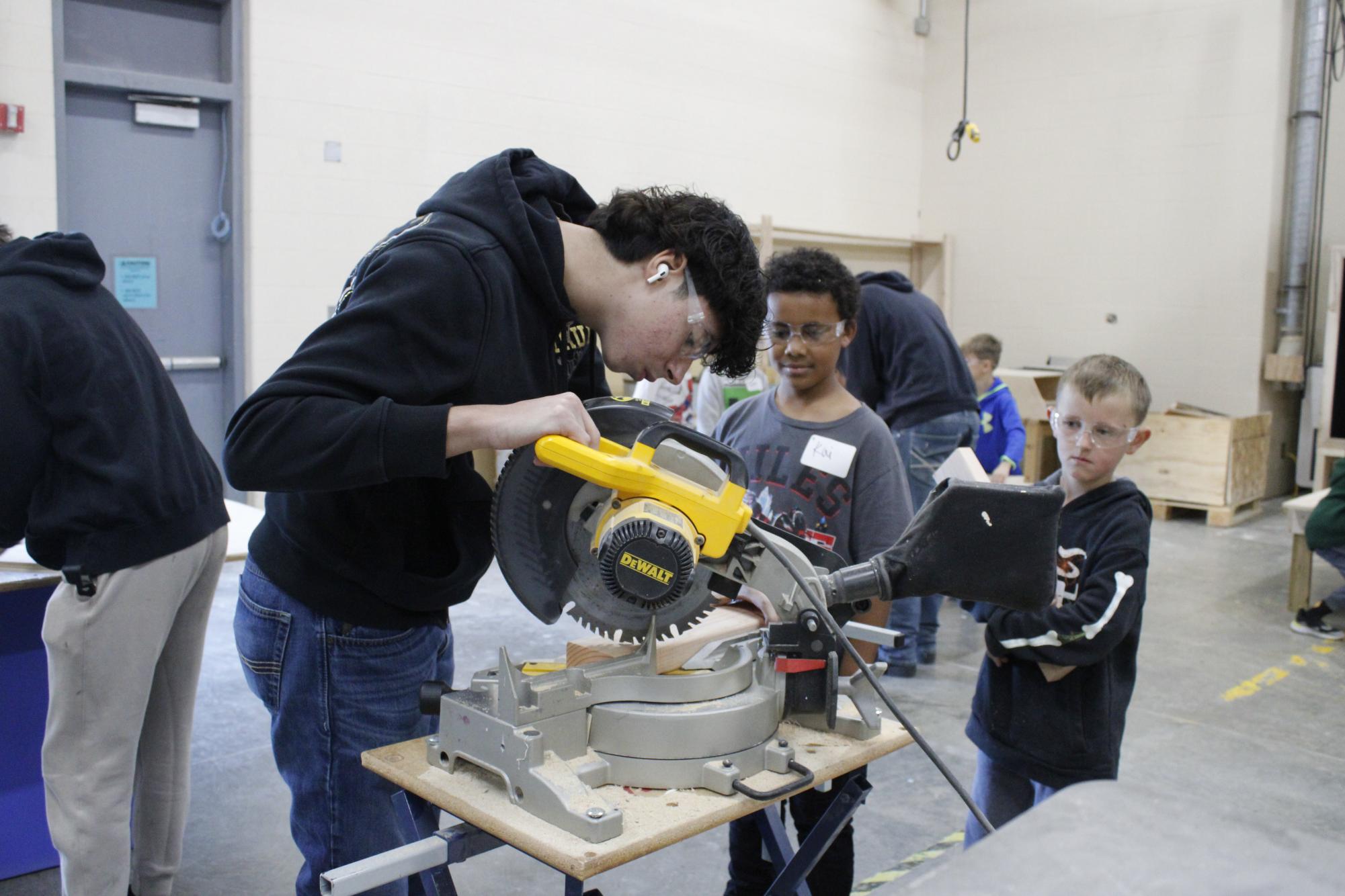 Tanglewood elementary visits DHS (Photos by Lilly Macormac)