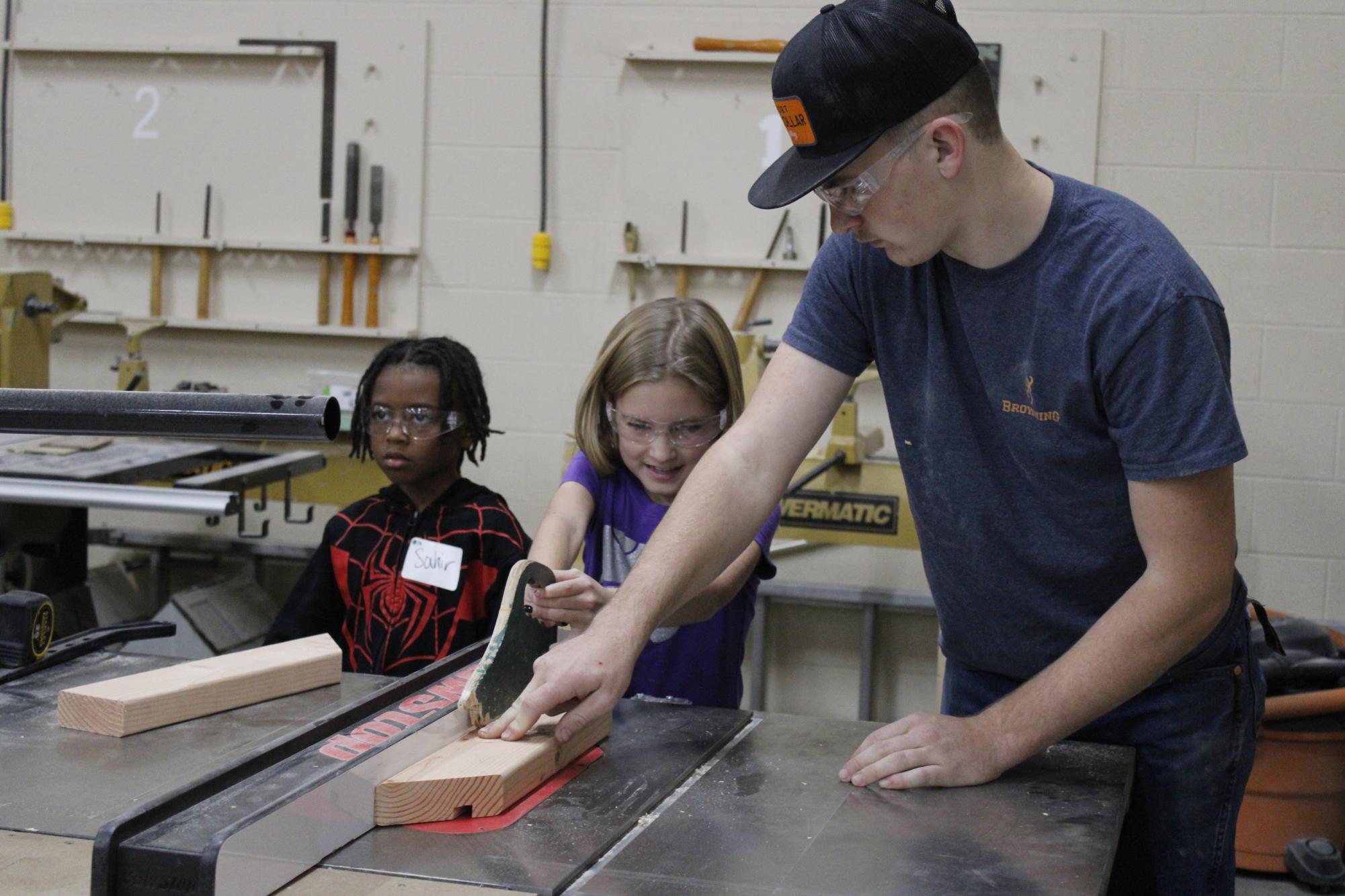 Tanglewood elementary visits DHS (Photos by Lilly Macormac)