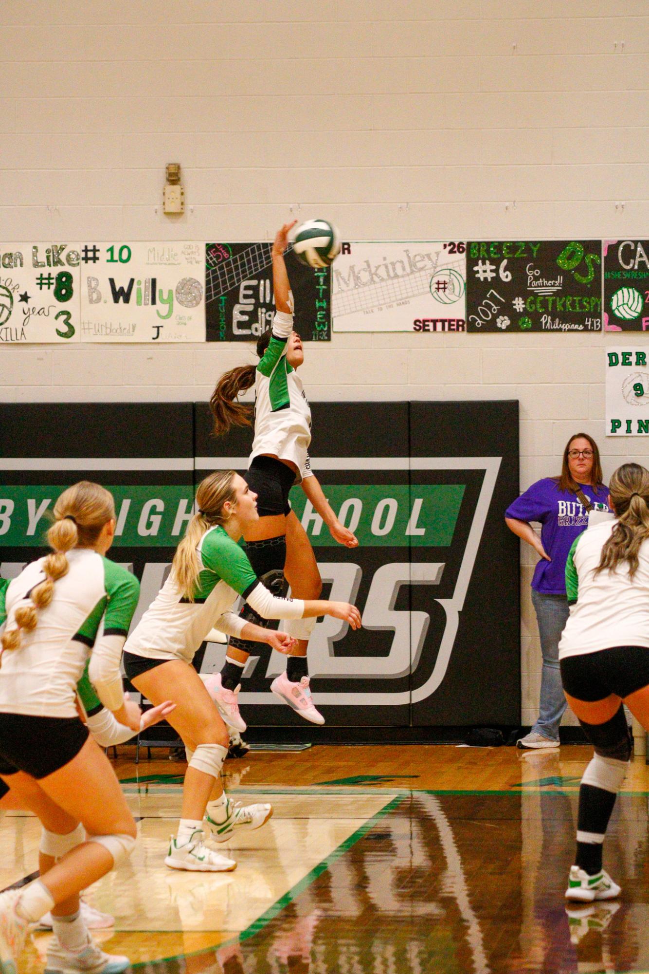 Girls Varsity Volleyball (Photos by Delainey Stephenson)