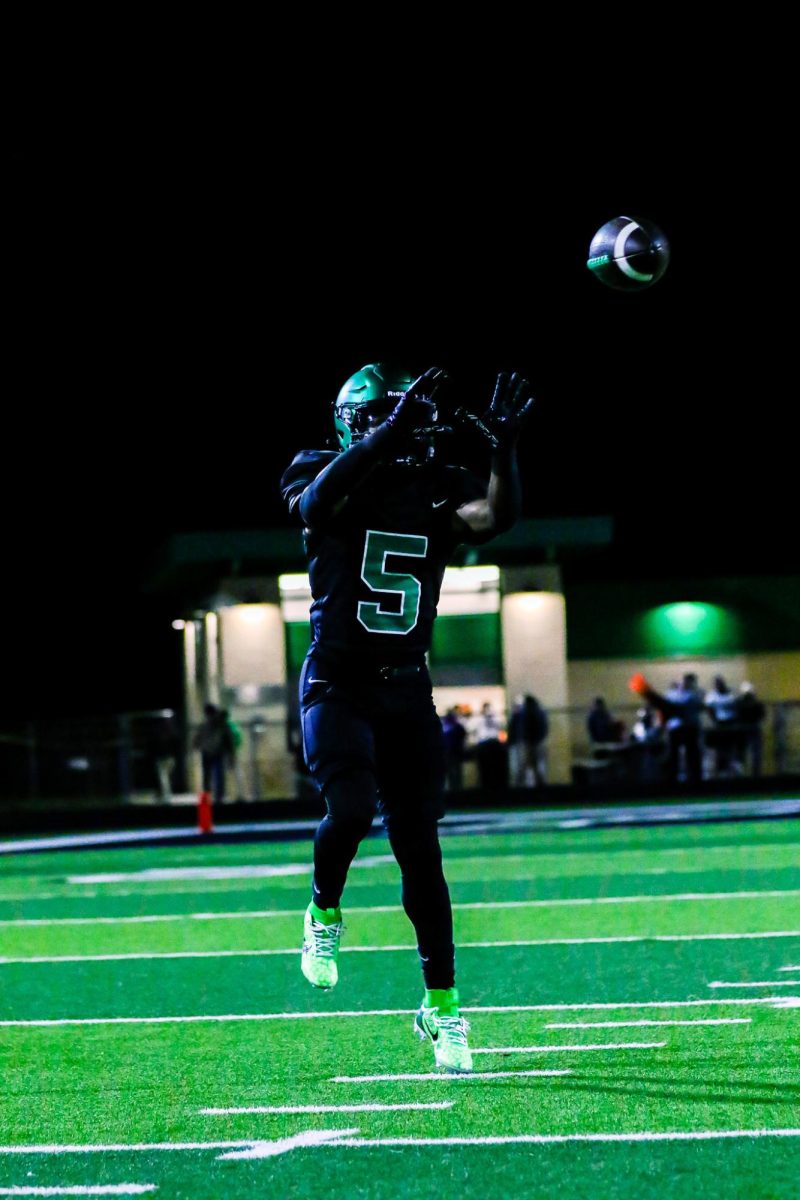 Arieus Finnley catches the ball. 