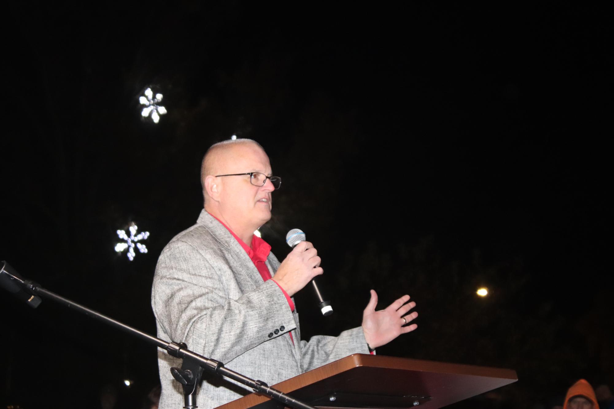 Annual tree lighting and jazz band (Photos by Persephone Ivy)