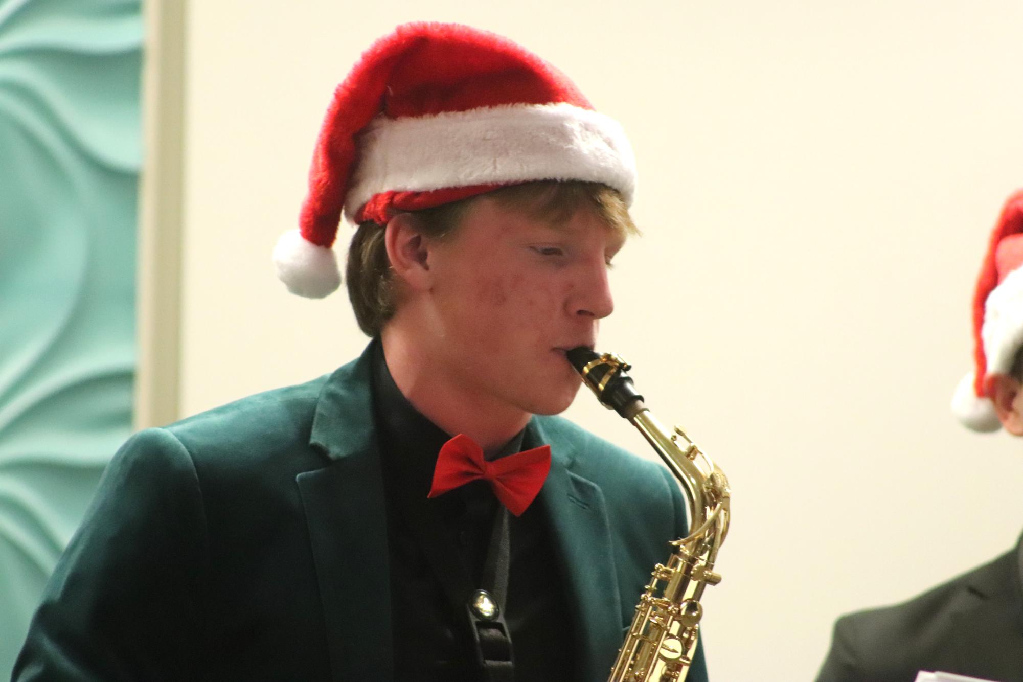 Annual tree lighting and jazz band (Photos by Persephone Ivy)