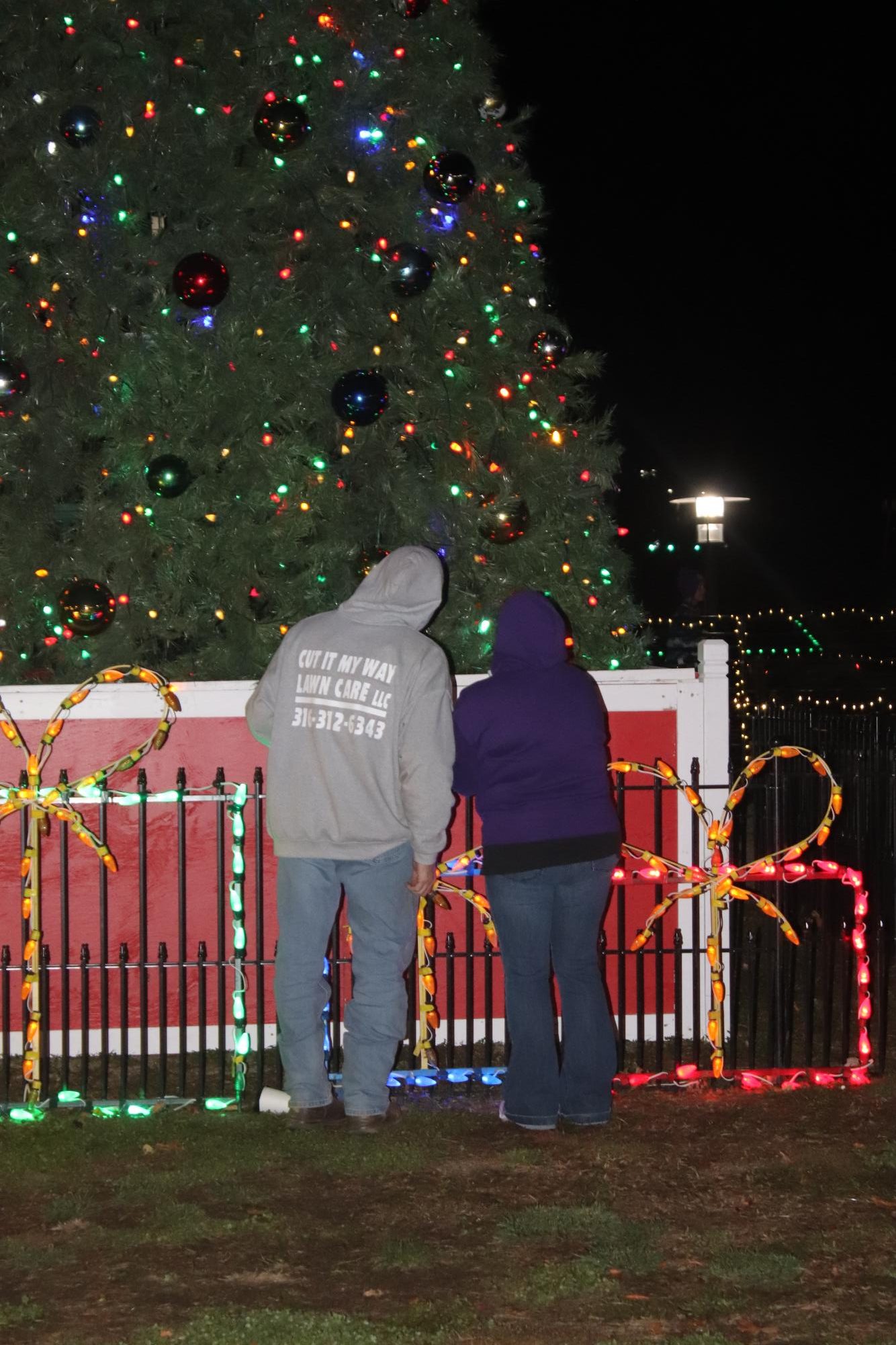 Annual tree lighting and jazz band (Photos by Persephone Ivy)