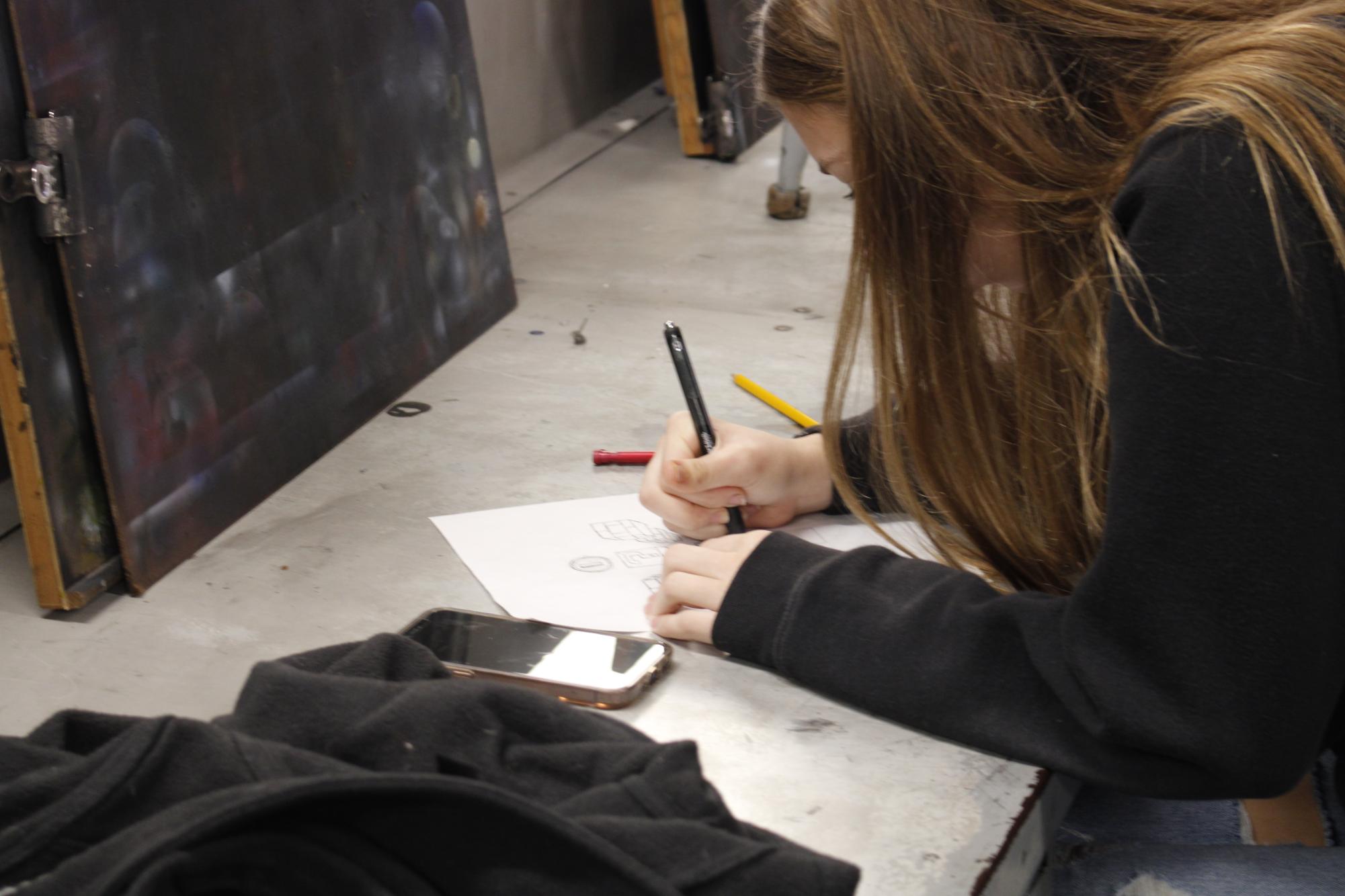 Airbrush Students Finishing Work (Photos by Cash Dawson)