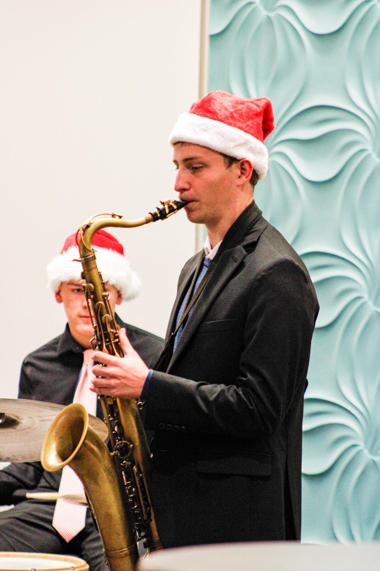 Annual tree lighting and jazz band (Photos by Kaelyn Kissack)