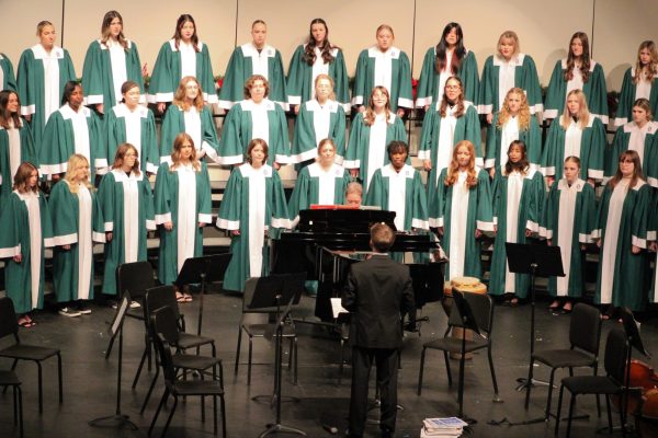 Navigation to Story: Winter Choir Concert (Photos by Alex Flores)