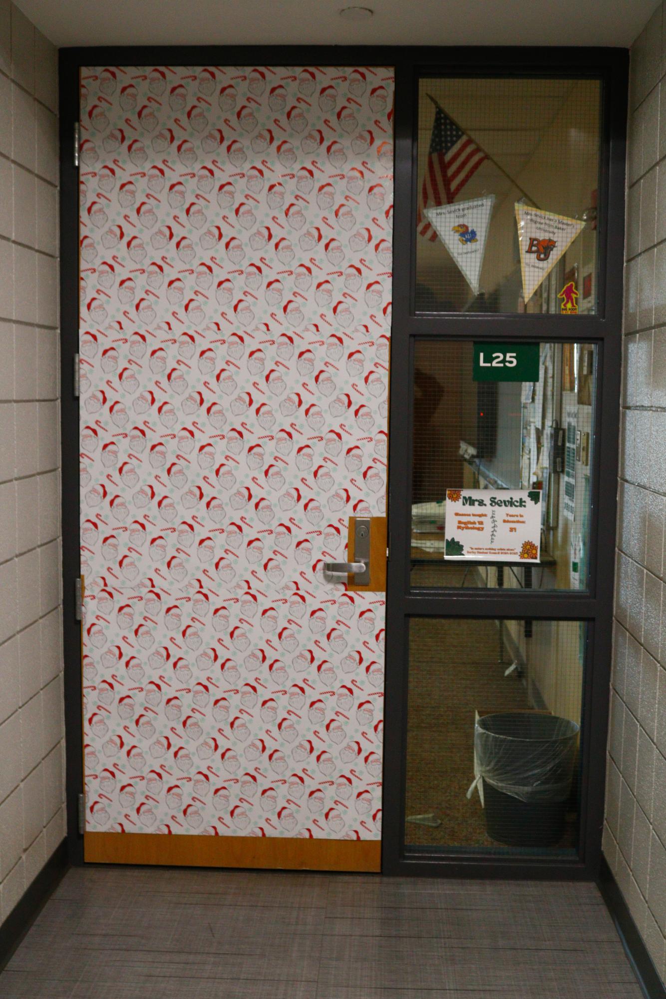 NHS brightens up school (photos by Alex Flores)