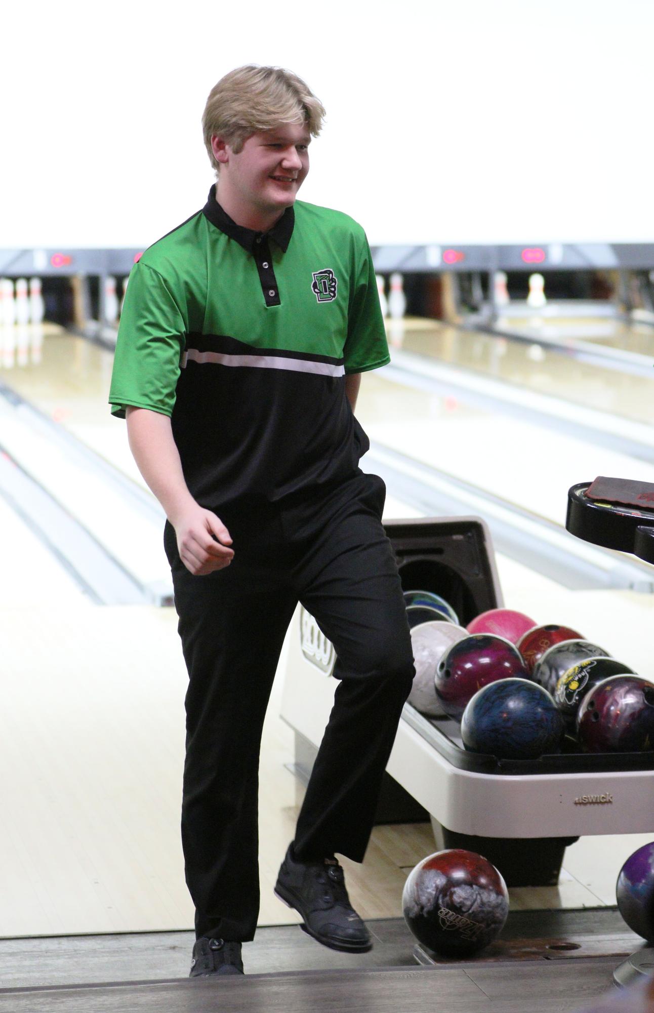 Bowling Triangular (Photos by Maggie Elliott)