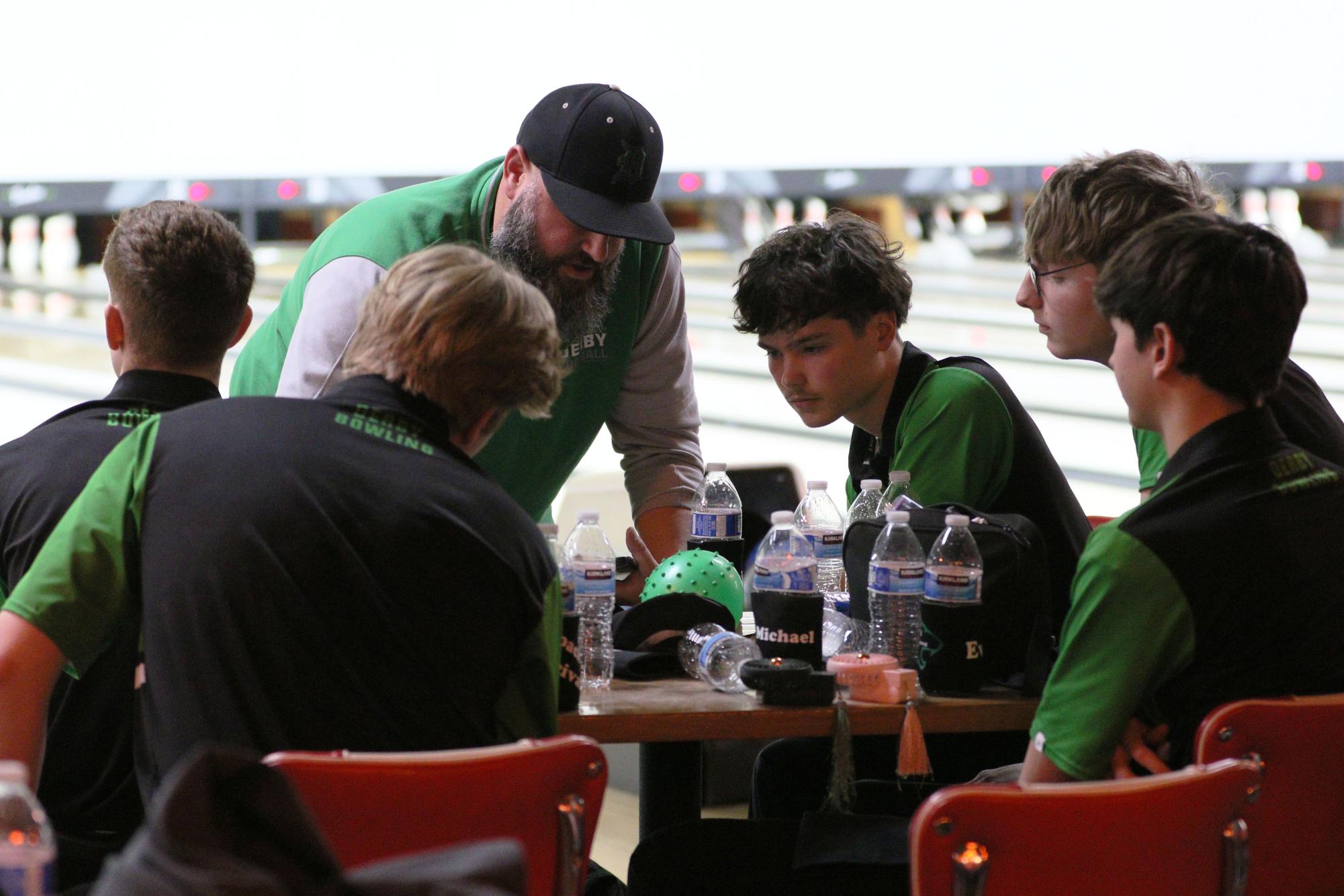 Bowling Triangular (Photos by Maggie Elliott)