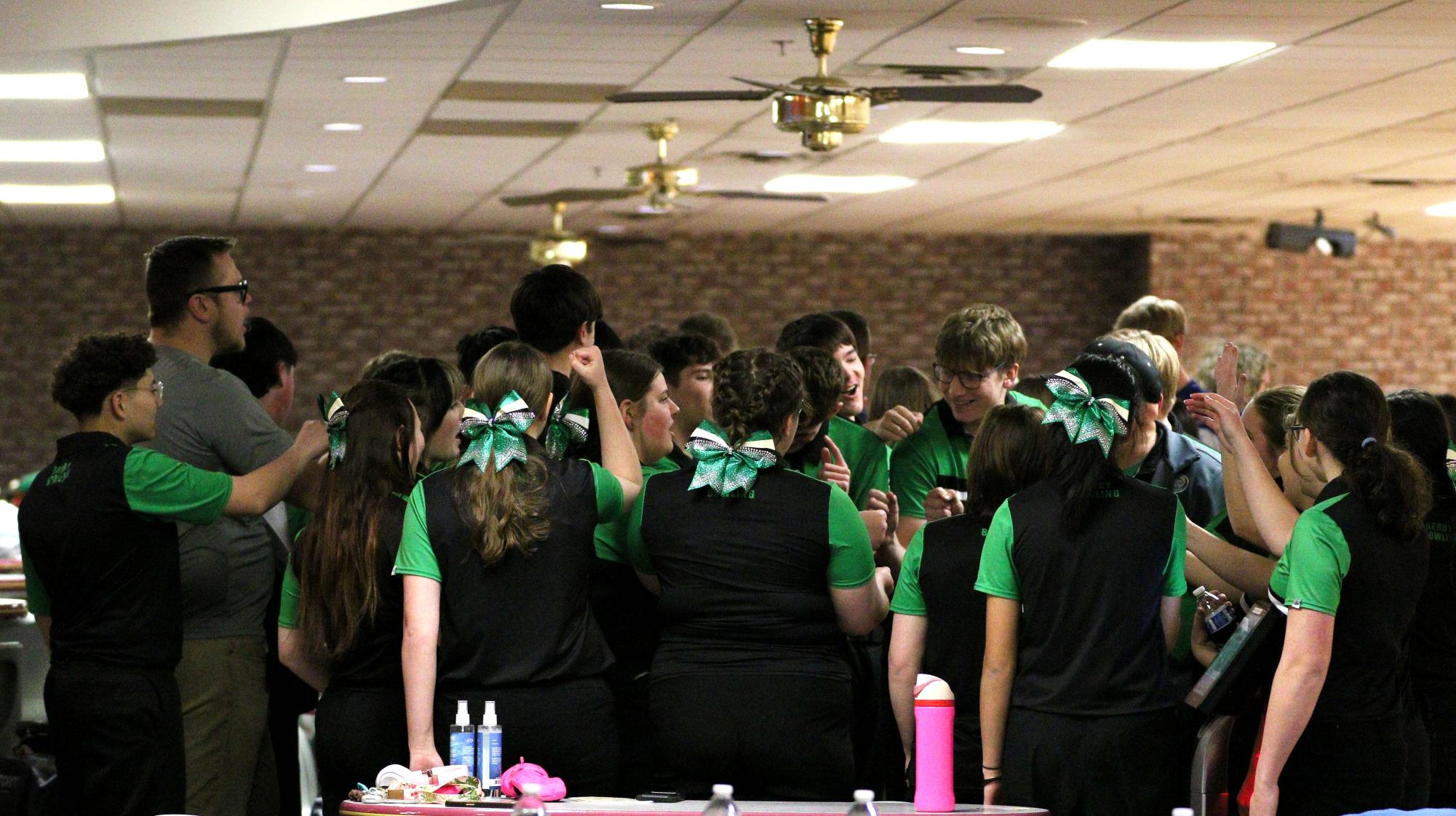 Bowling Triangular (Photos by Maggie Elliott)