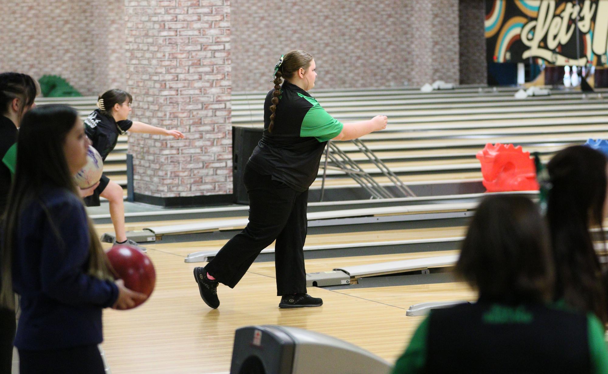 Bowling Triangular (Photos by Maggie Elliott)