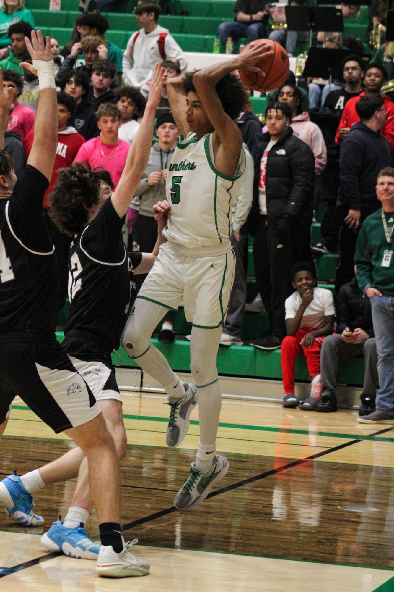 Boys varsity basketball vs. Campus (Photos by Kaelyn Kissack)