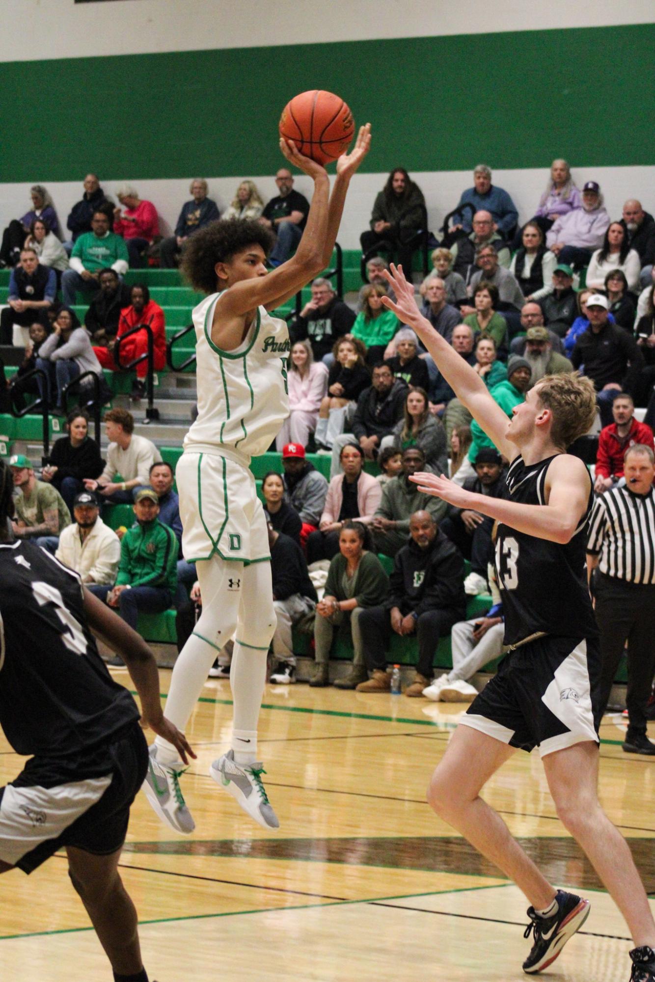 Boys varsity basketball vs. Campus (Photos by Kaelyn Kissack)