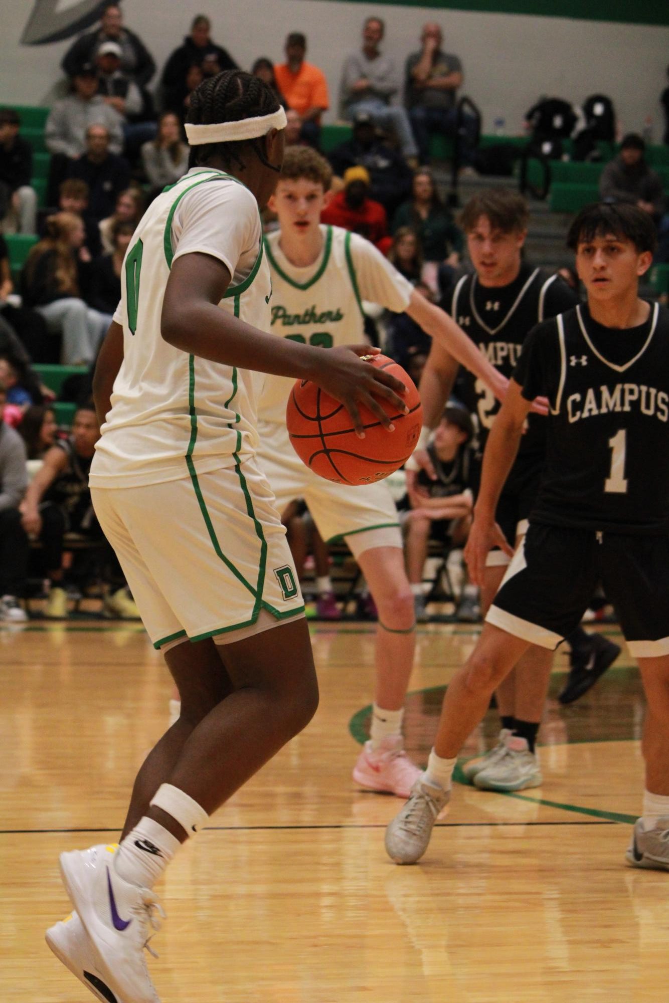 Boys varsity basketball vs. Campus (Photos by Abbie Villarreal)