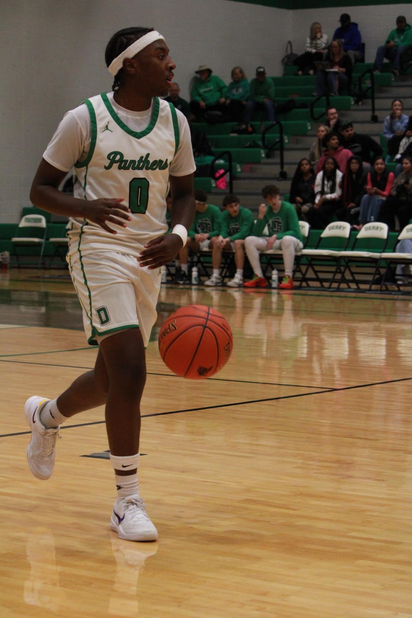 Boys varsity basketball vs. Campus (Photos by Abbie Villarreal)