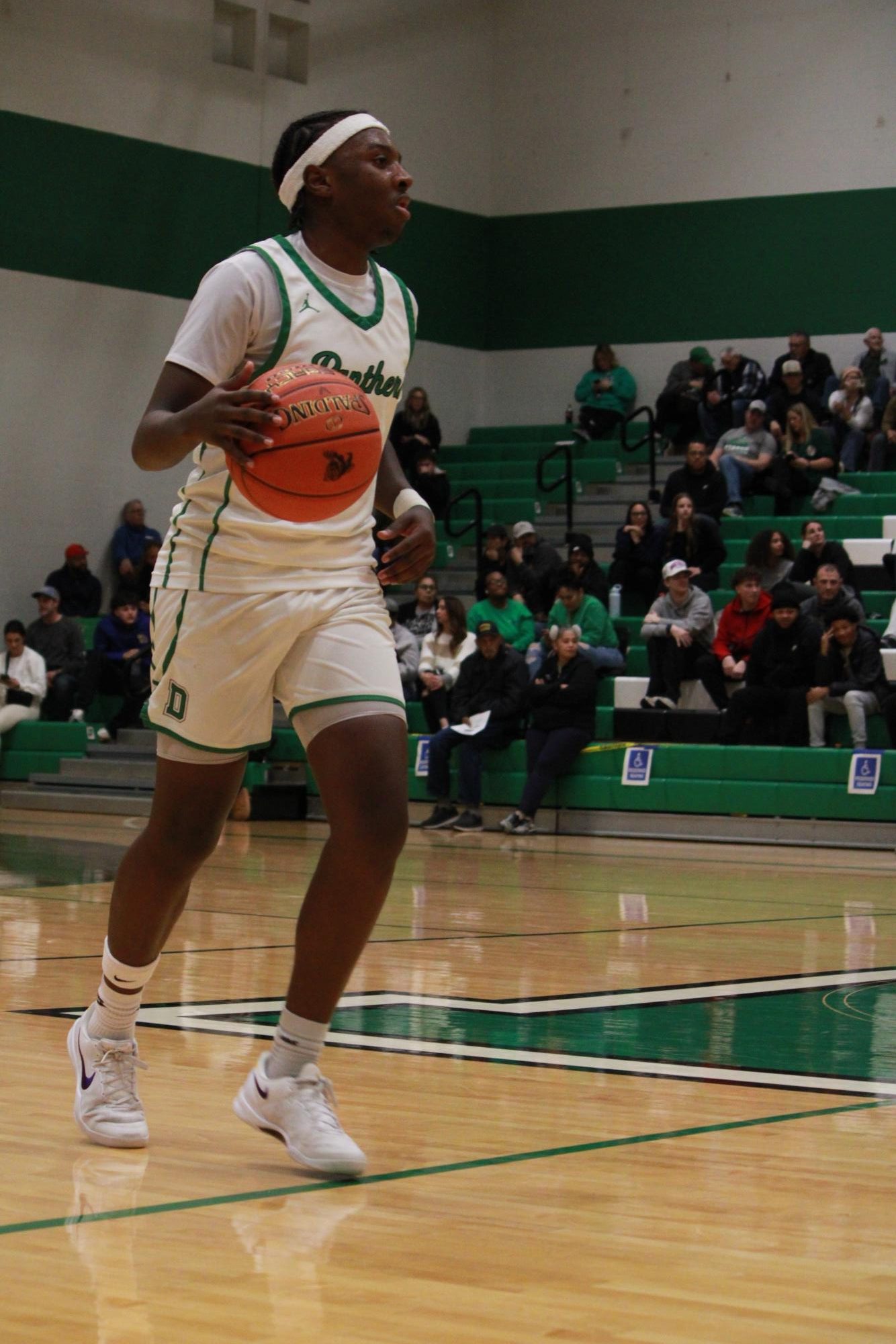 Boys varsity basketball vs. Campus (Photos by Abbie Villarreal)