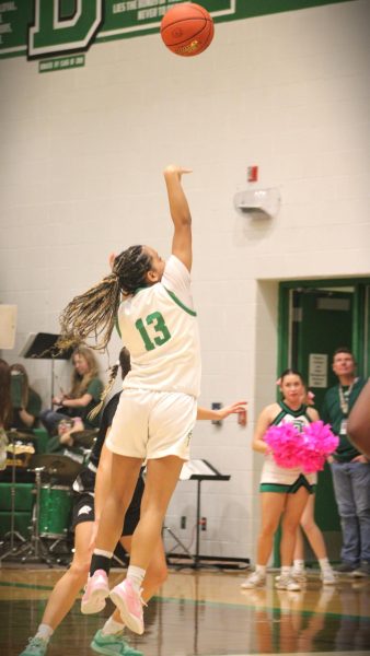 Navigation to Story: Girls varsity basketball vs. Campus (Photos by Persephone Ivy)