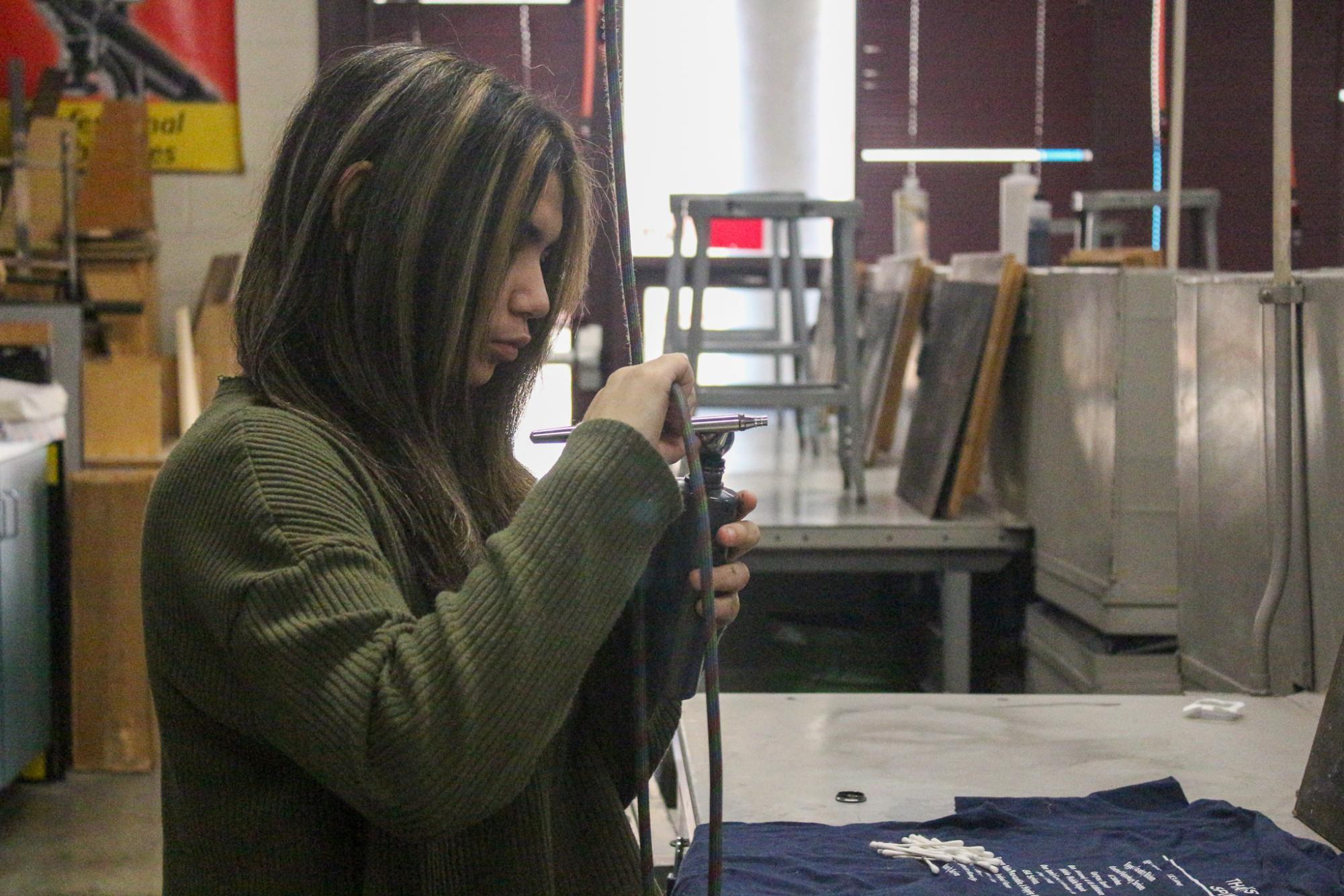 ROTC And Airbrush In Class (Photos by Olivia Grosser)