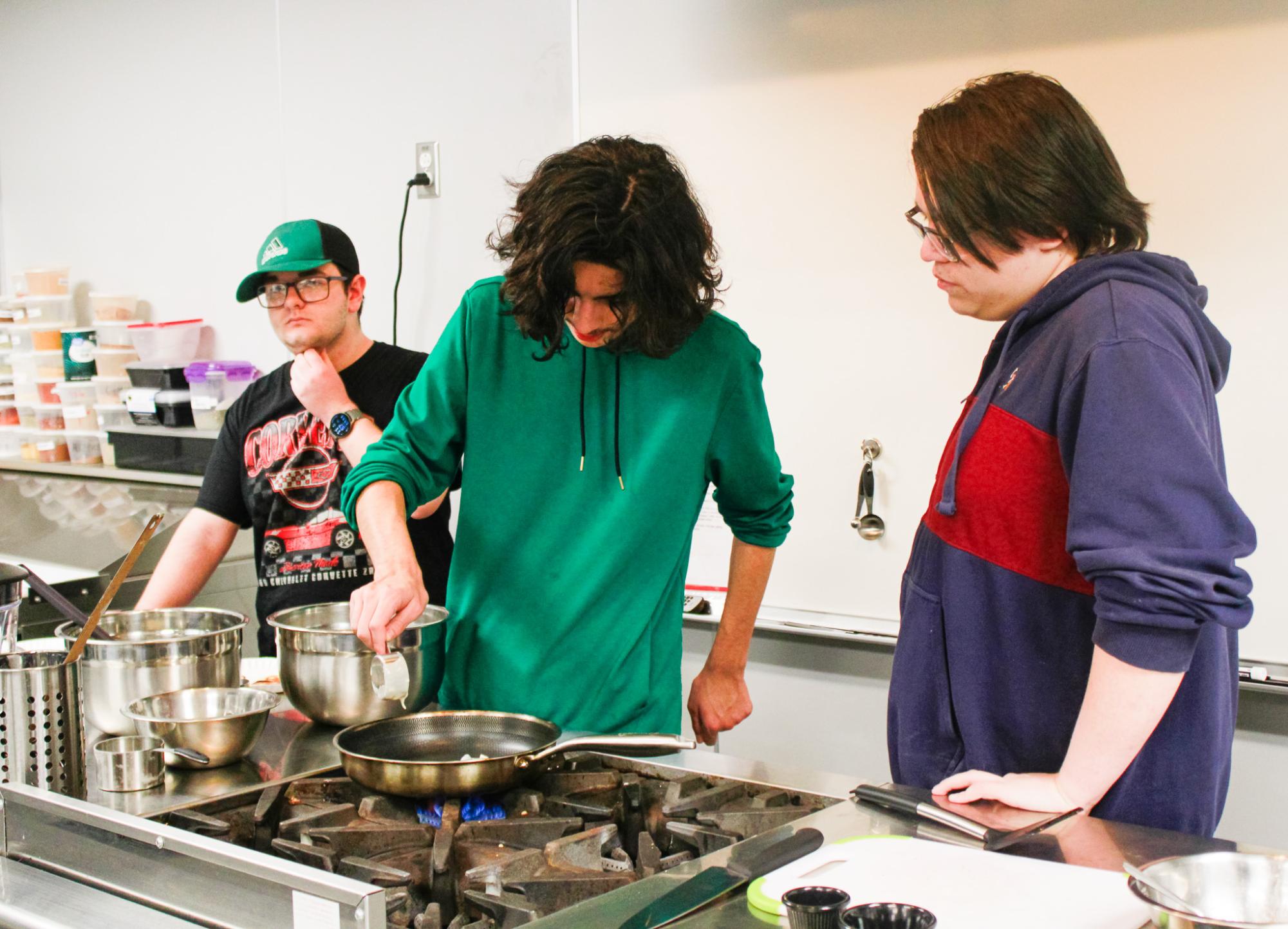 Culinary 1 cooks pancakes (Photos by Ava Mbawuike)