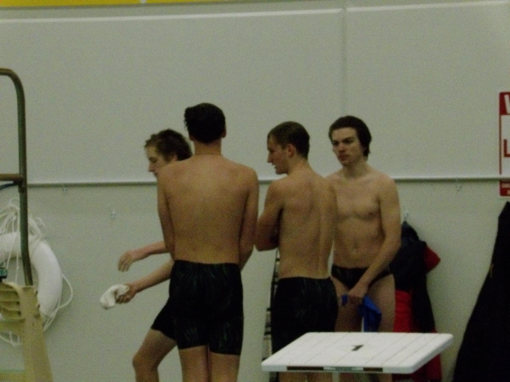 Boys dive (Photos by Tripp Stratton)