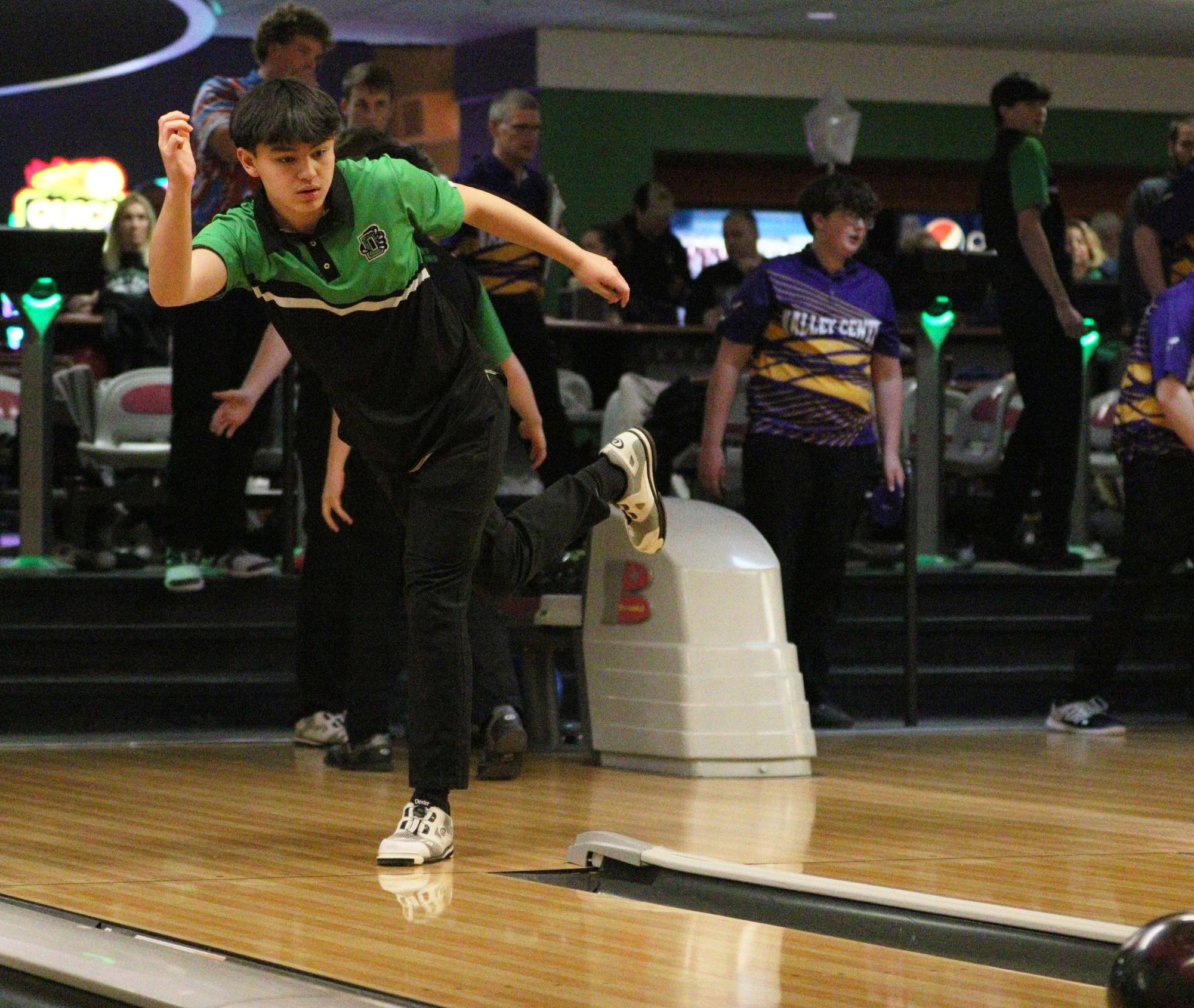 Seniors were recognized at the Panther Home Triangular, where both varsity teams finished in first place. The varsity boys broke the state record for the second time.