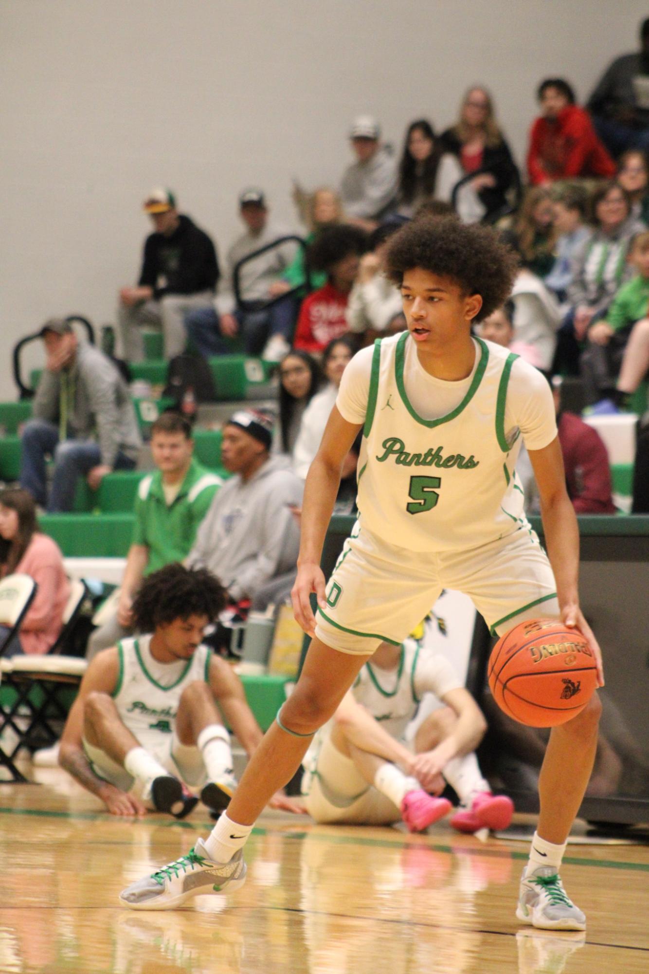 Varsity Boys Basketball vs. Hutchinson (Photos by Kaelyn Kissack)