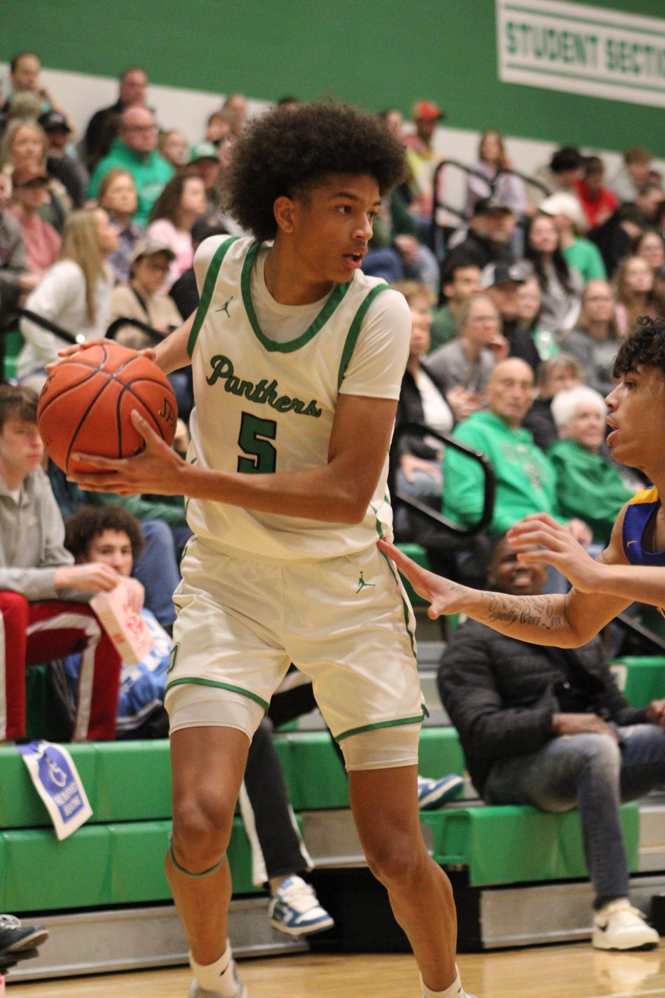 Varsity Boys Basketball vs. Hutchinson (Photos by Kaelyn Kissack)