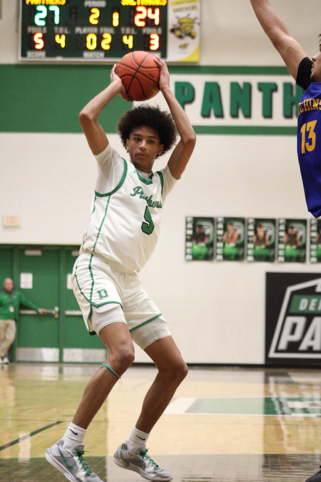 Varsity Boys Basketball vs. Hutchinson (Photos by Kaelyn Kissack)