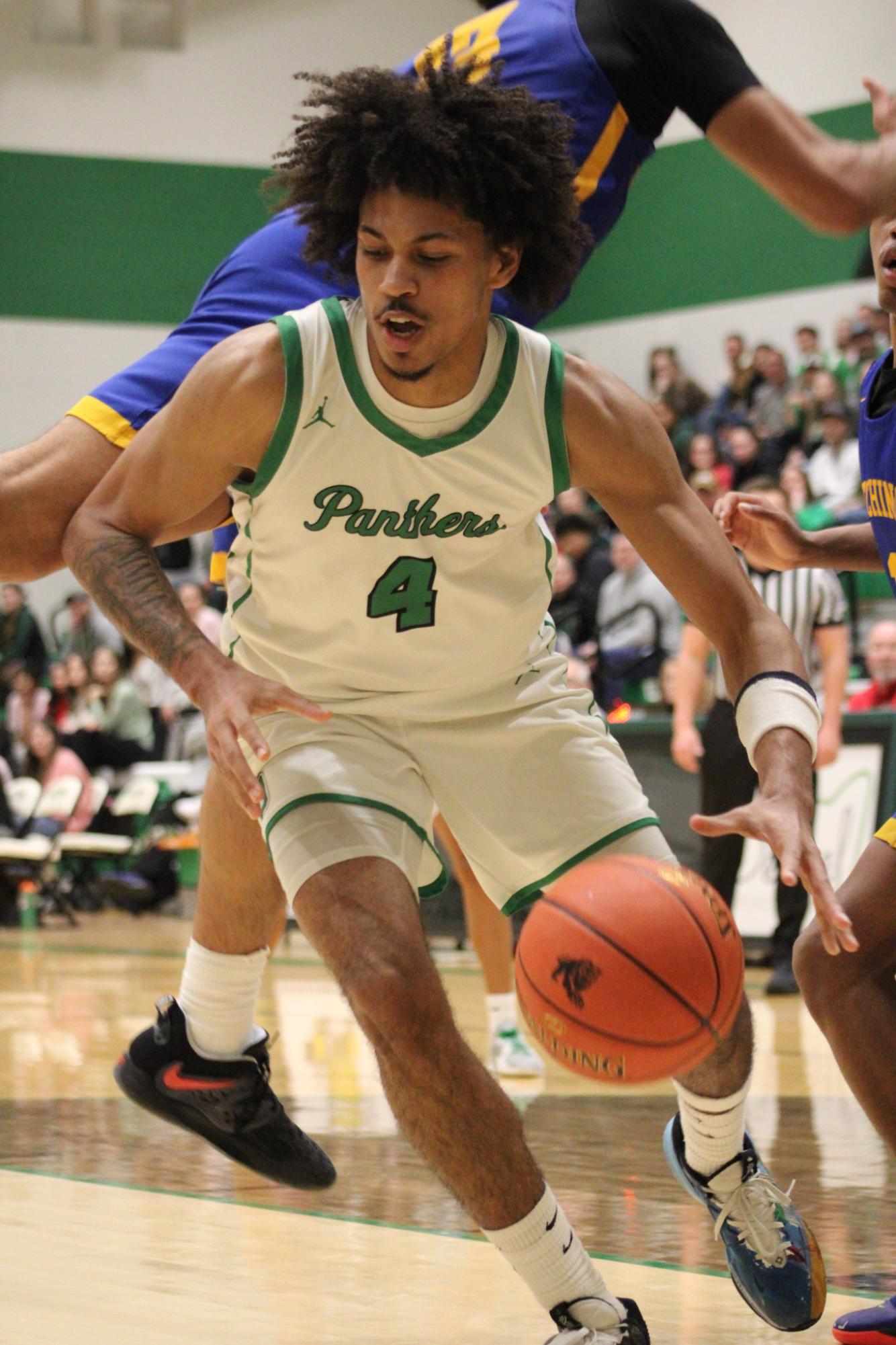 Varsity Boys Basketball vs. Hutchinson (Photos by Kaelyn Kissack)