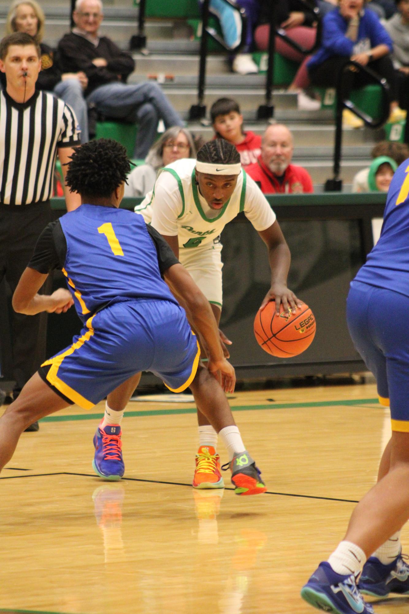 Varsity Boys Basketball vs. Hutchinson (Photos by Kaelyn Kissack)