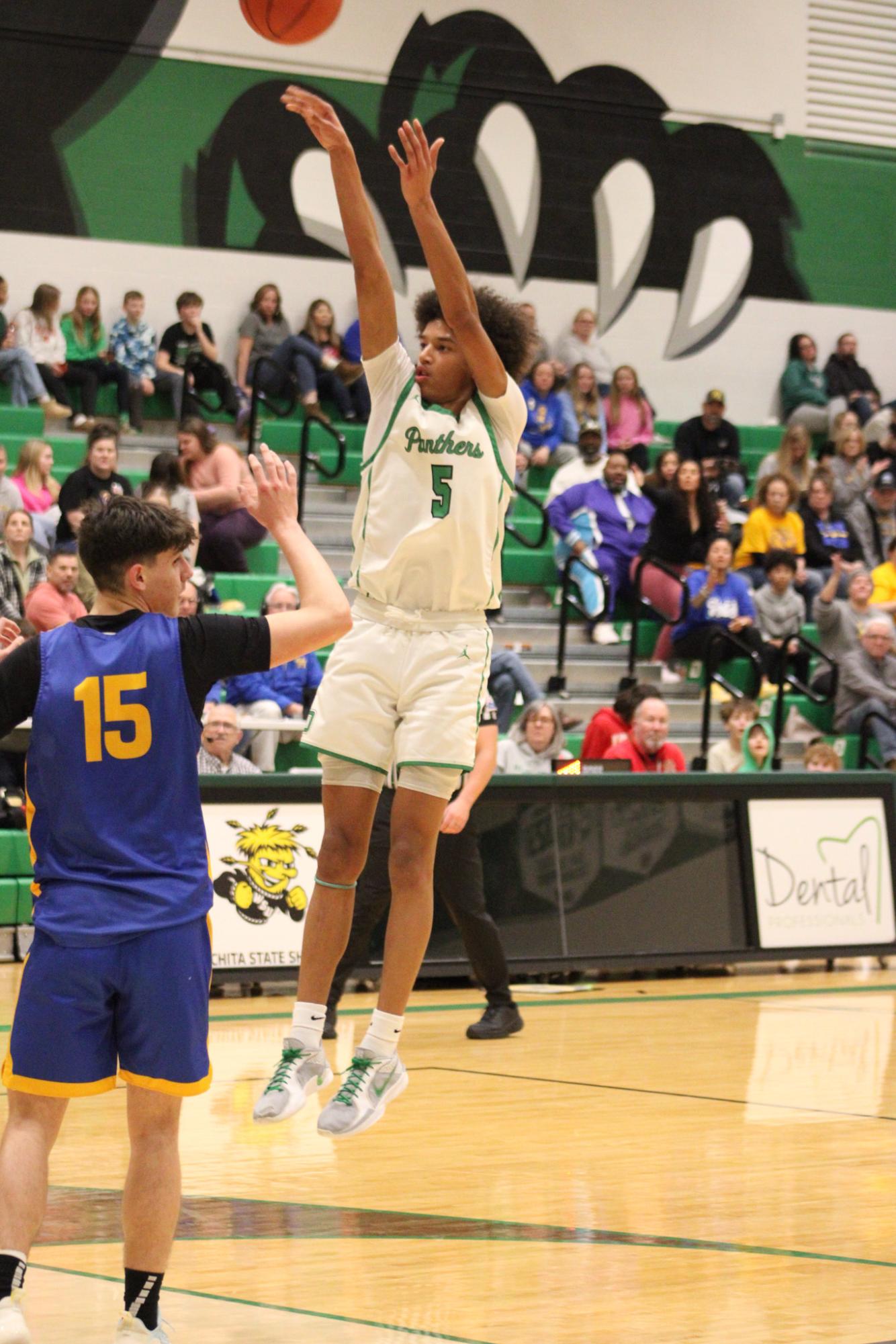 Varsity Boys Basketball vs. Hutchinson (Photos by Kaelyn Kissack)