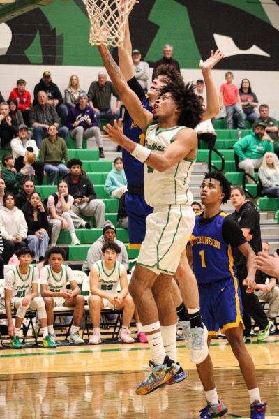 Navigation to Story: Varsity Boys Basketball vs. Hutchinson (Photos by Kaelyn Kissack)