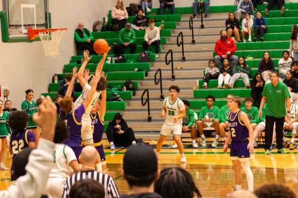 Navigation to Story: Boys Varsity Basketball vs Valley Center (Photos by France Cueto)