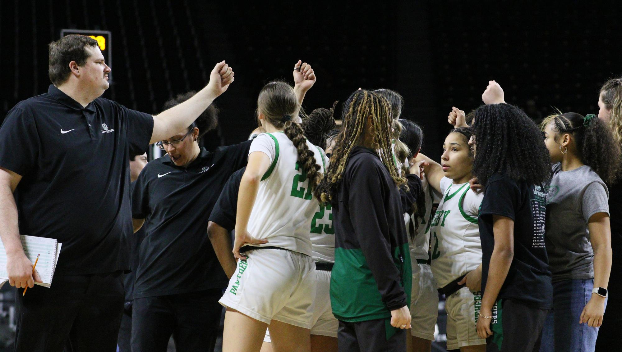 Girls state basketball vs. Blue Valley North (Photos by Maggie Elliott)