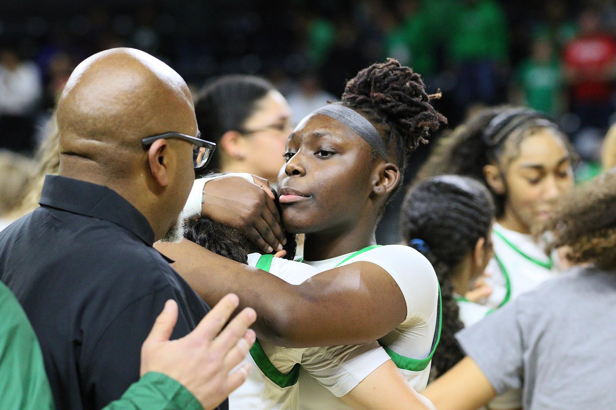 Girls state basketball vs. Blue Valley North (Photos by Maggie Elliott)