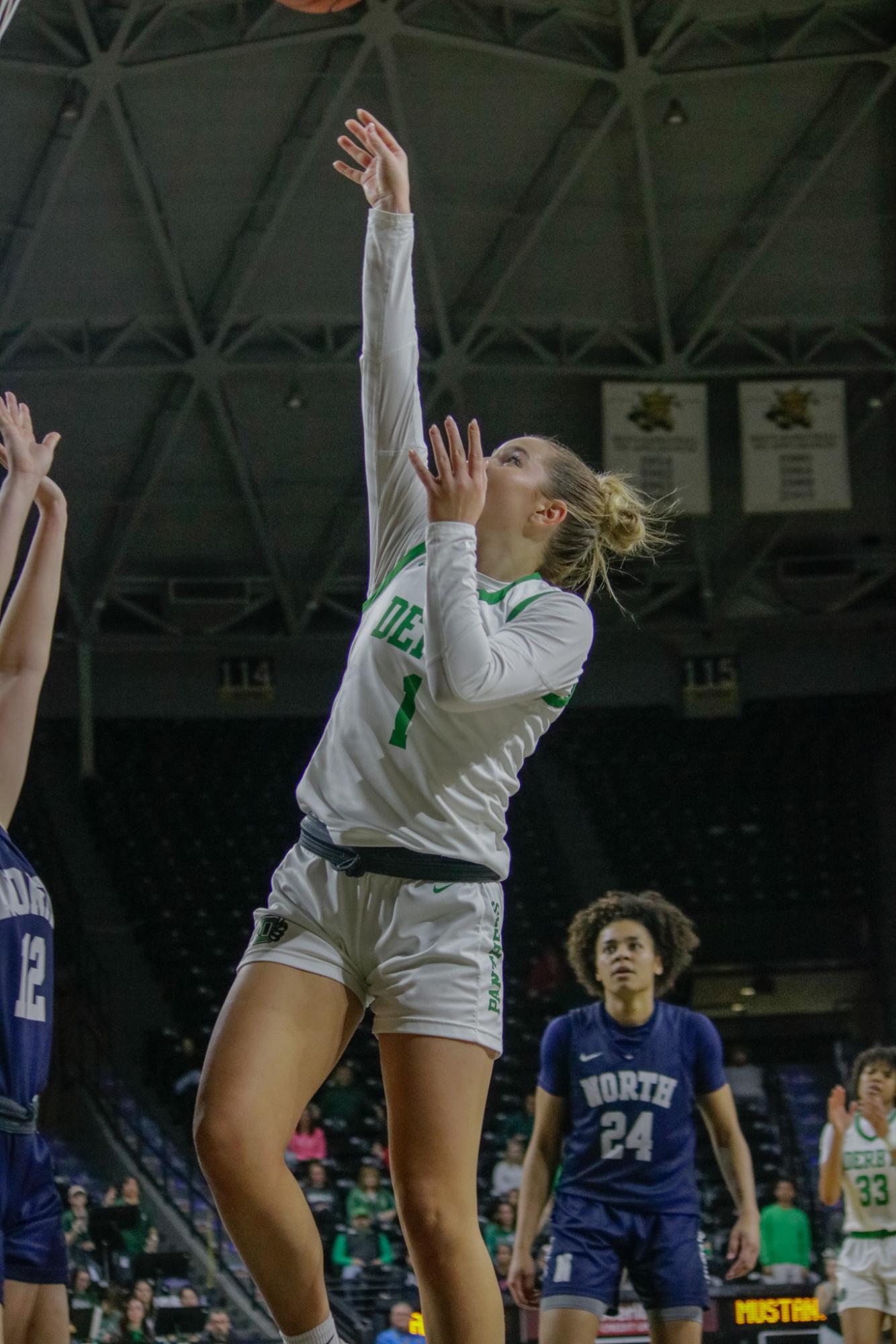 Girls state basketball vs. Blue Valley North (Photos by Persephone Ivy)