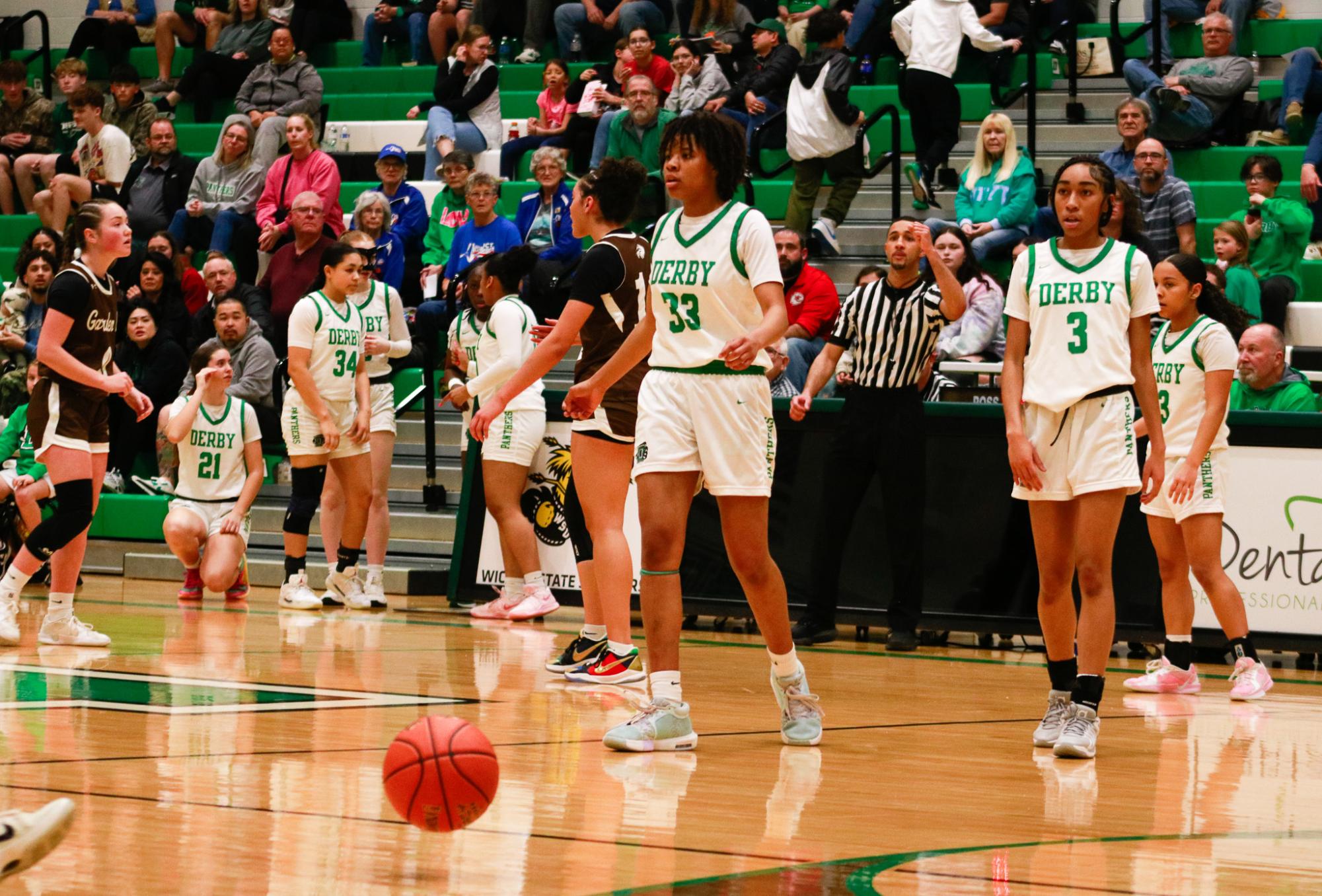 Girls basketball sub-state finals vs. Garden City (Photos by Ava Mbawuike)