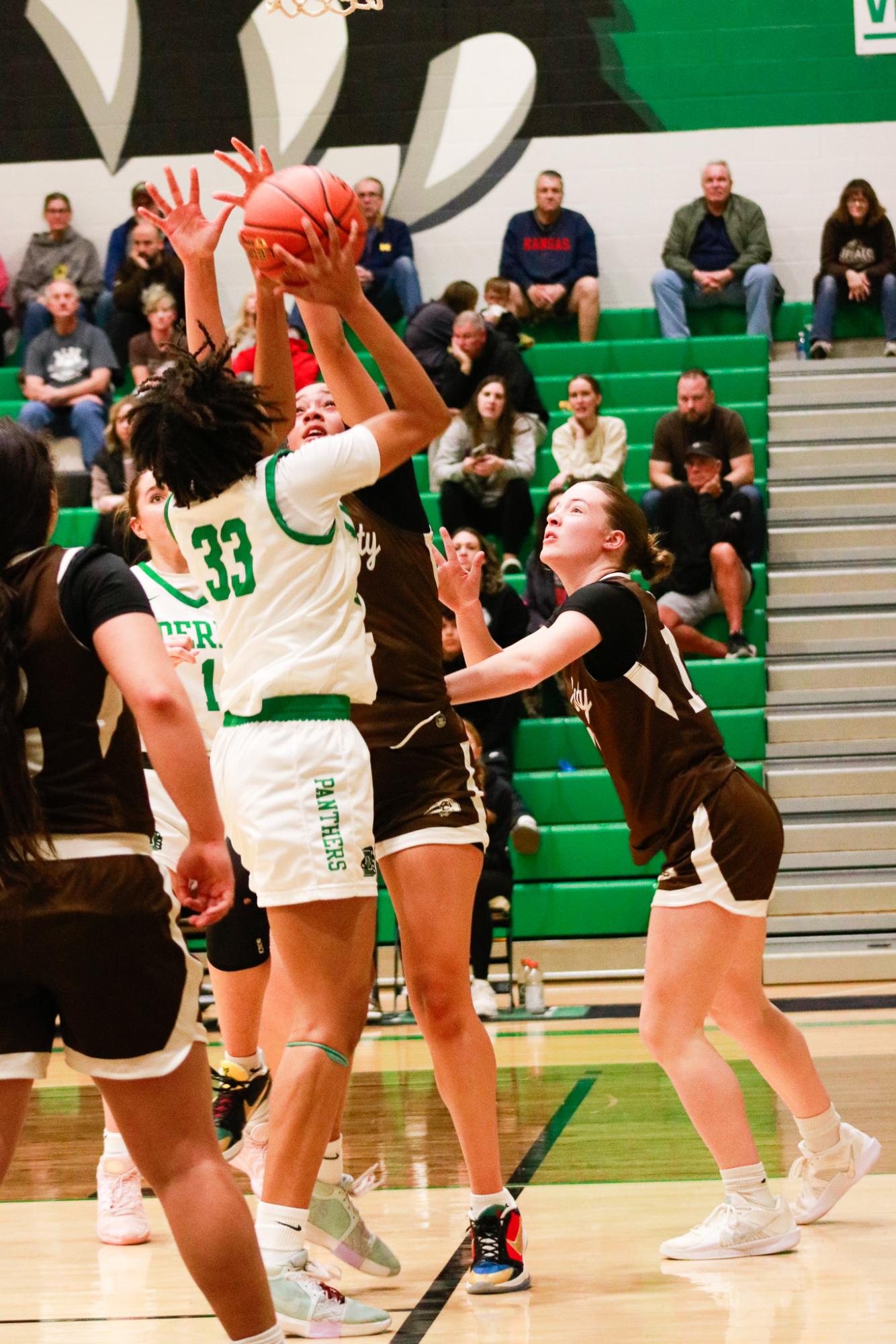 Girls basketball sub-state finals vs. Garden City (Photos by Ava Mbawuike)