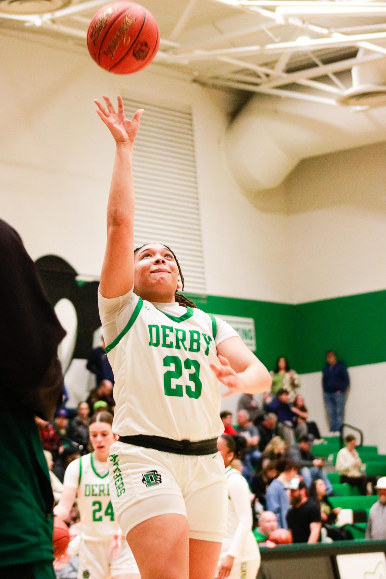 Girls basketball sub-state finals vs. Garden City (Photos by Ava Mbawuike)