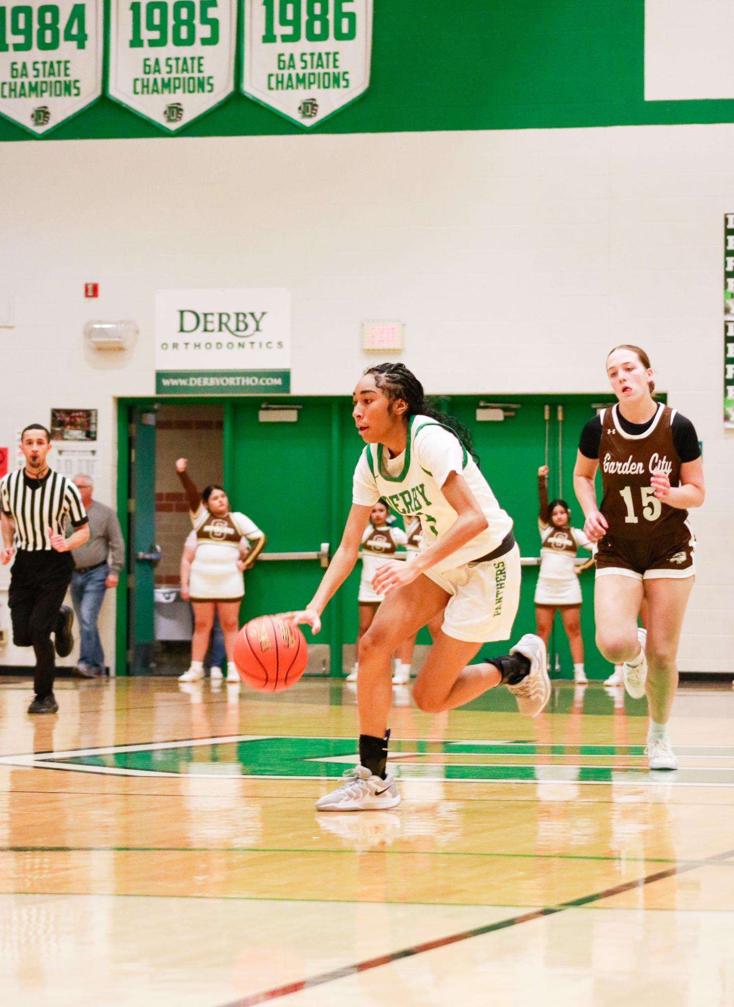 Girls basketball sub-state finals vs. Garden City (Photos by Ava Mbawuike)