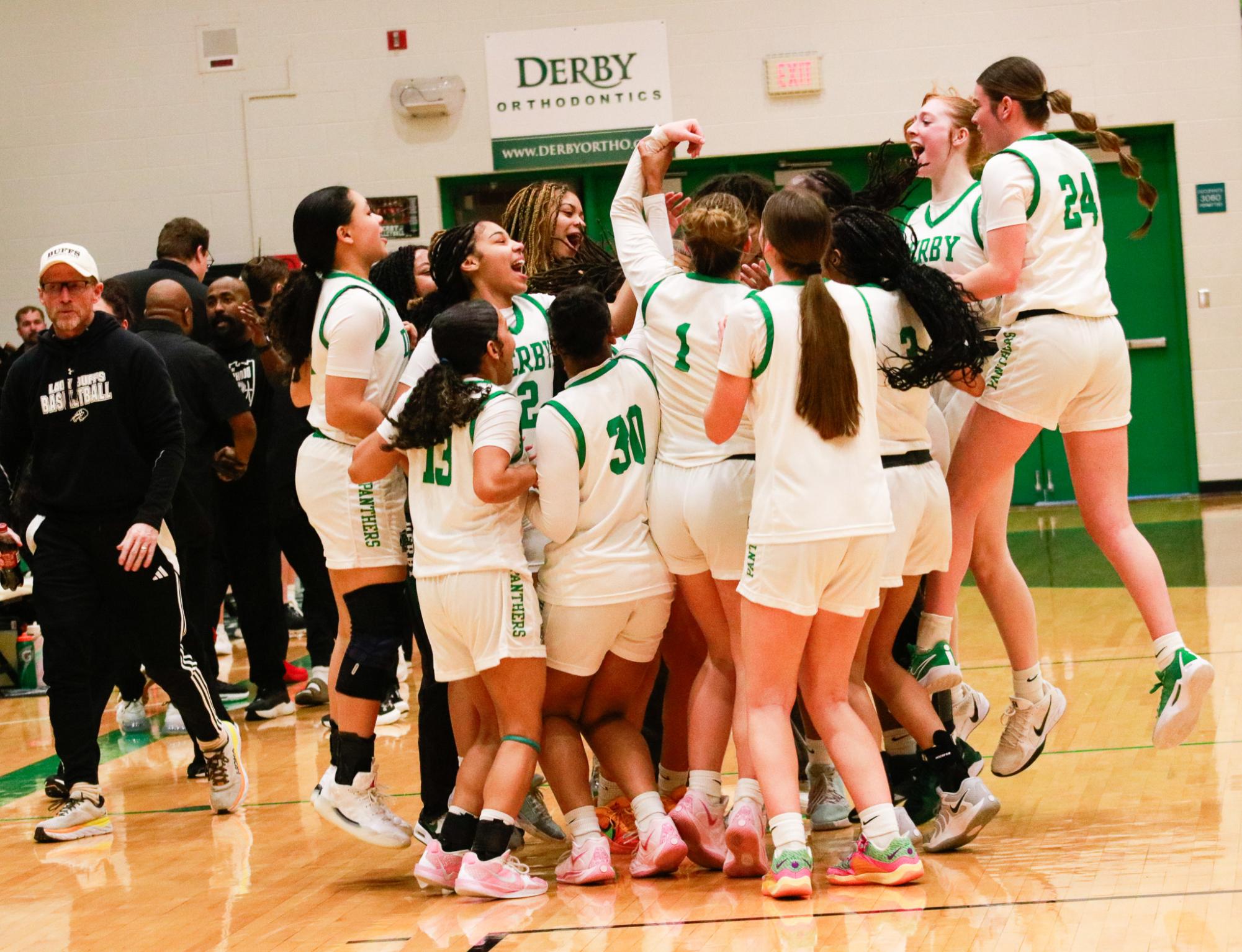 Girls basketball sub-state finals vs. Garden City (Photos by Ava Mbawuike)