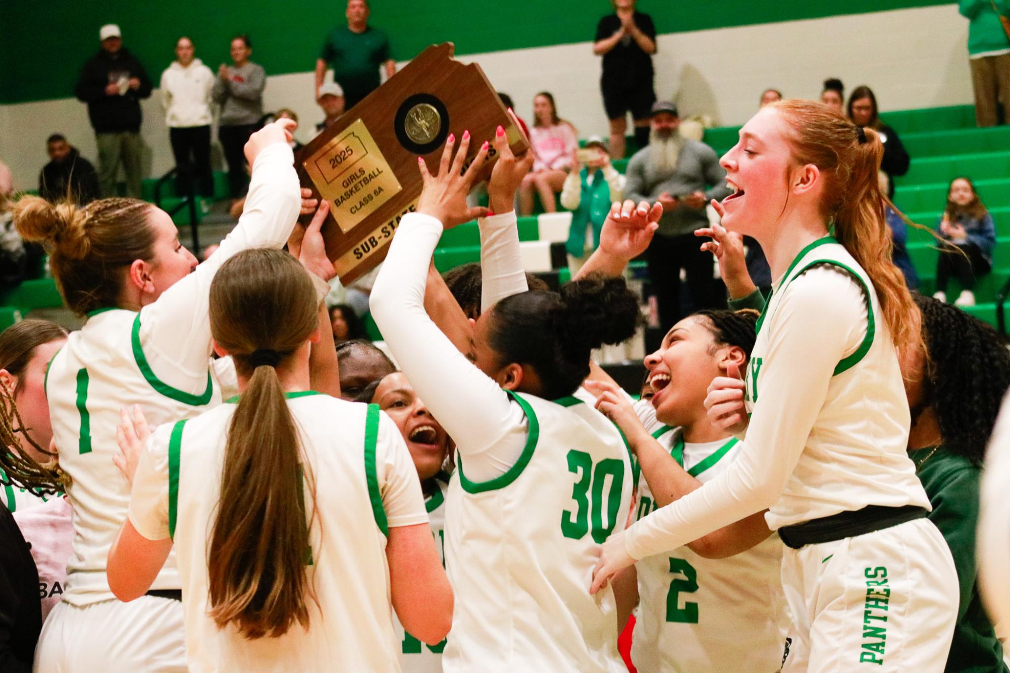 Girls basketball sub-state finals vs. Garden City (Photos by Ava Mbawuike)